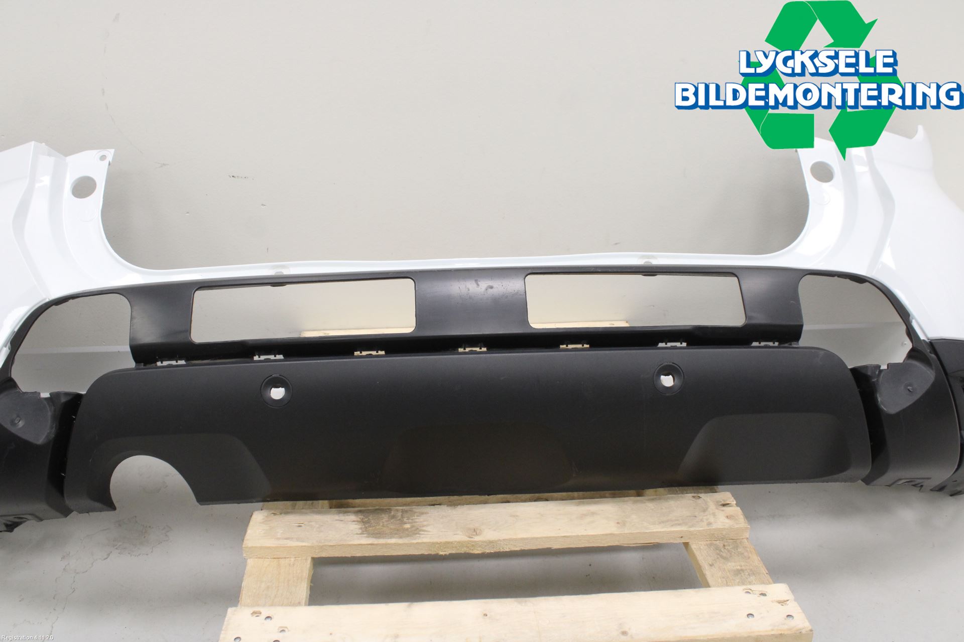 Dacia DUSTER 18-24 Stötfångarbeklädnad Bak