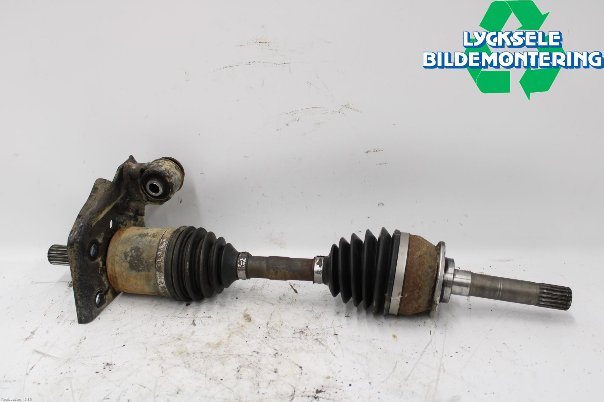 Isuzu D-MAX Drivaxel Fram Vänster