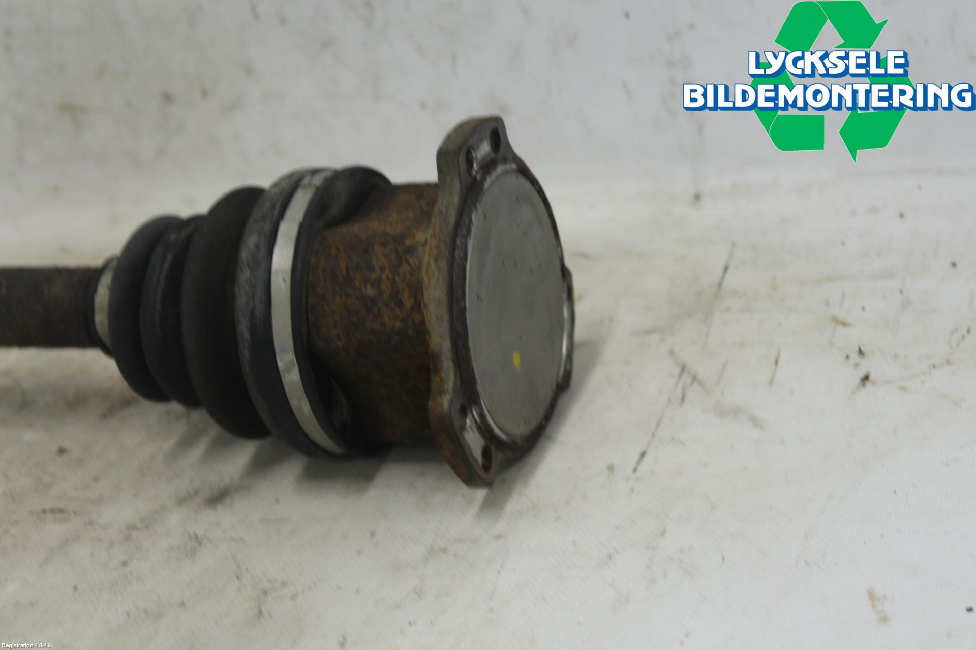 Nissan NAVARA 98-05 Drivaxel Fram Höger