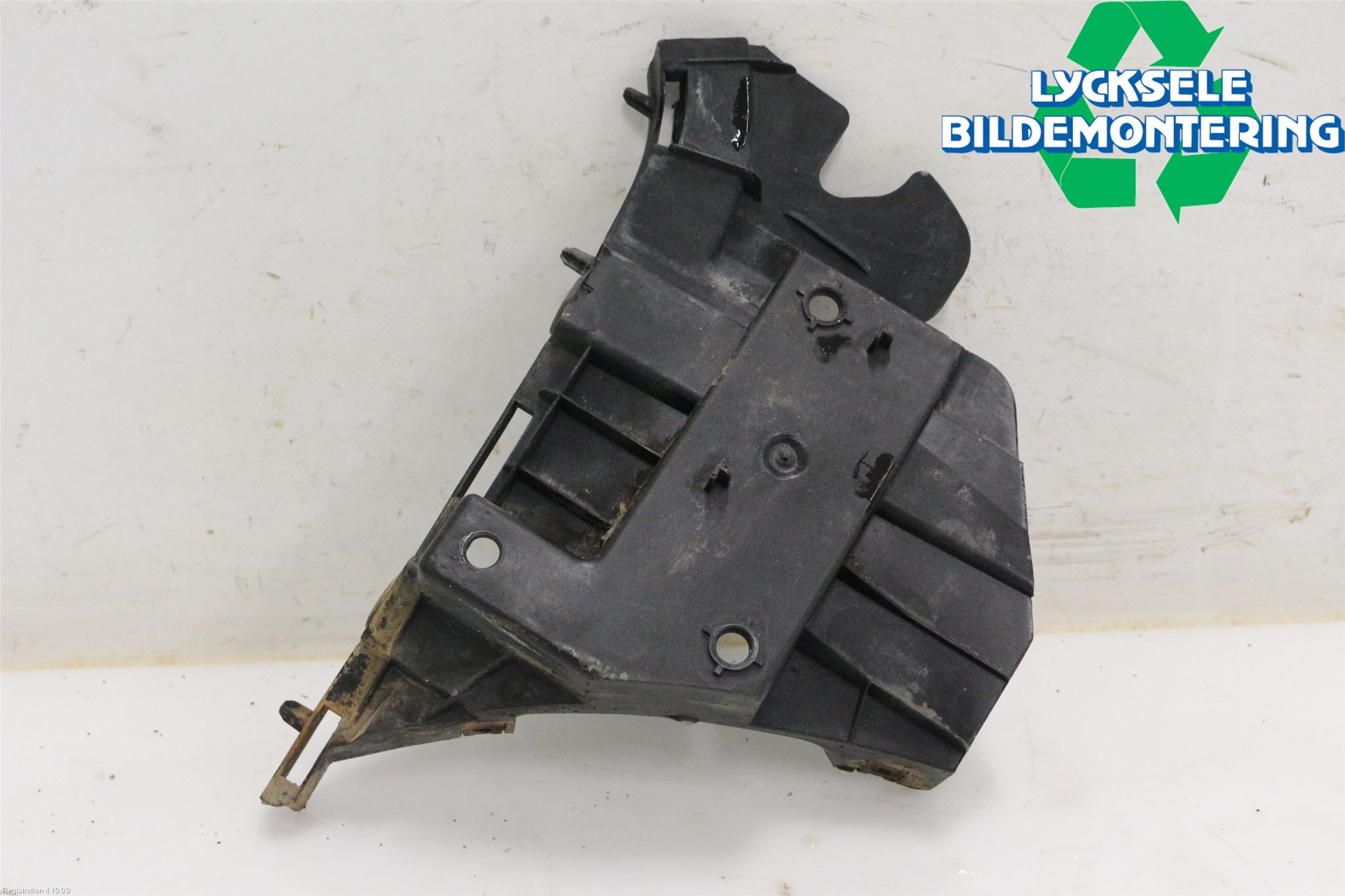 Volvo V70 08-13 Stötfångarfäste Fram Vä