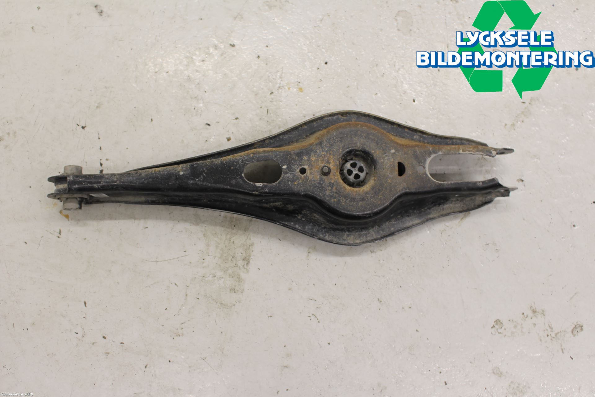 Volkswagen VW PASSAT 15-19 Bärarm Bak Vänster