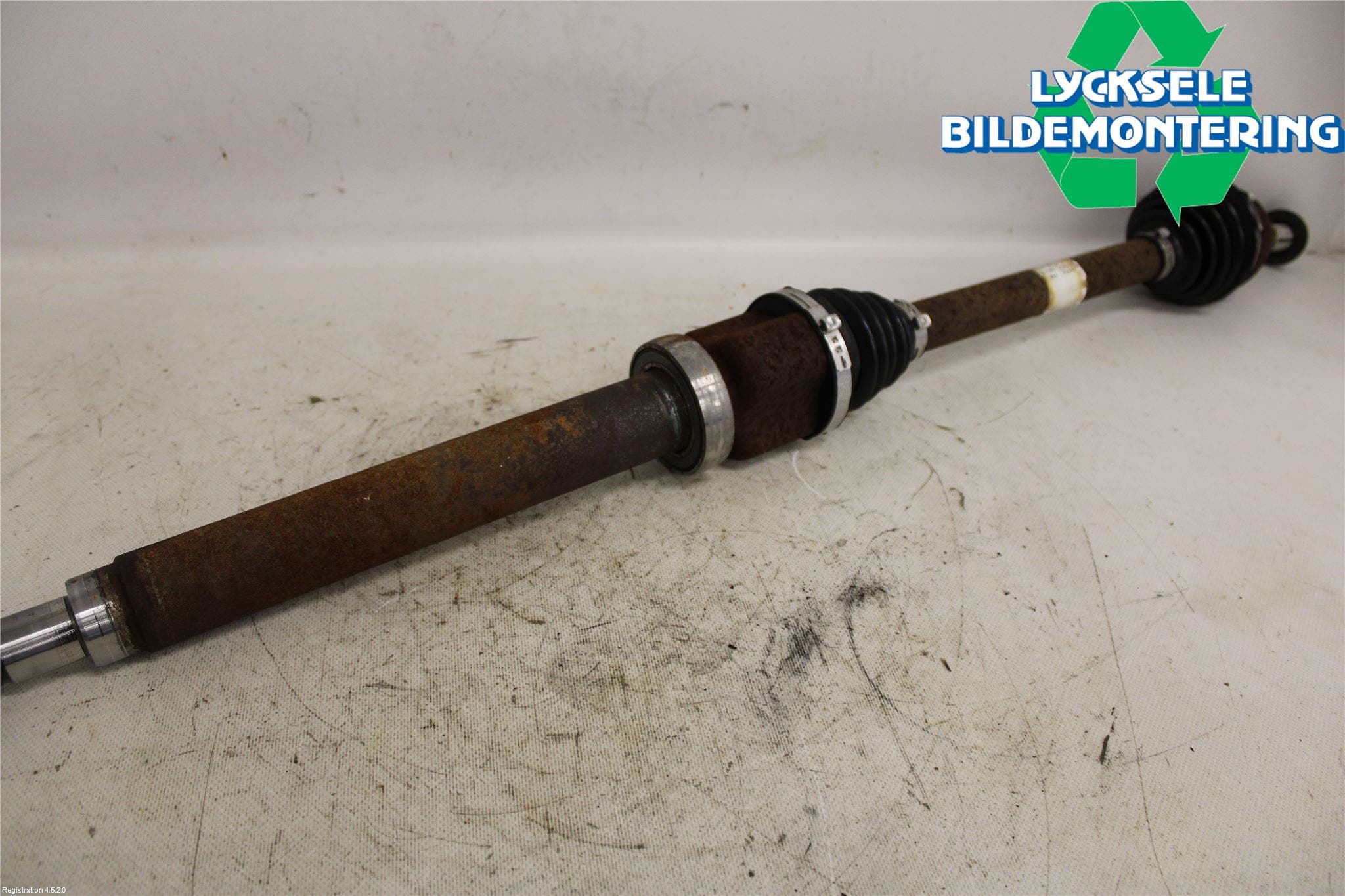 Ford FOCUS 15-18 Drivaxel Fram Höger