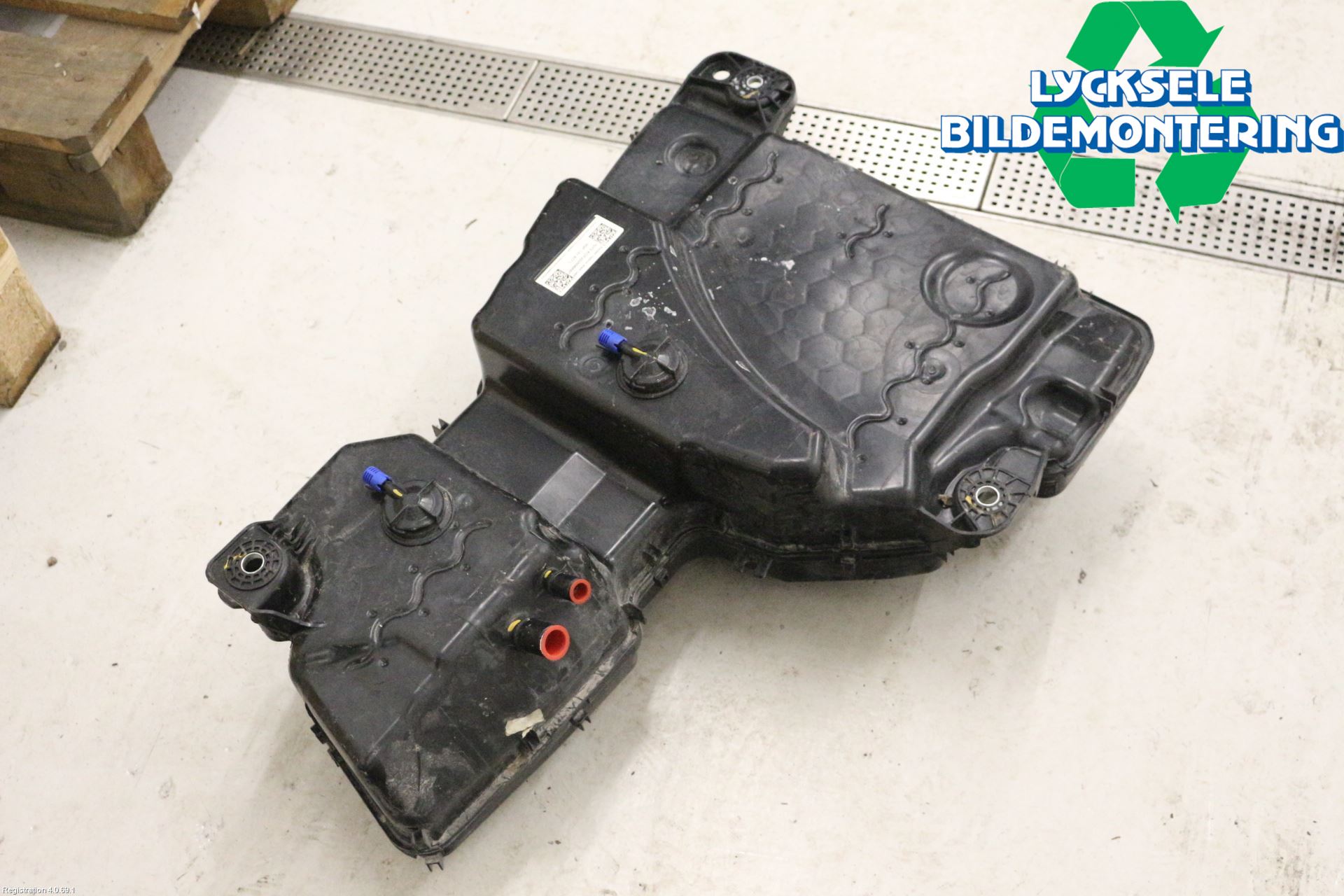 Volkswagen VW TIGUAN 16-24 Adblue Tank