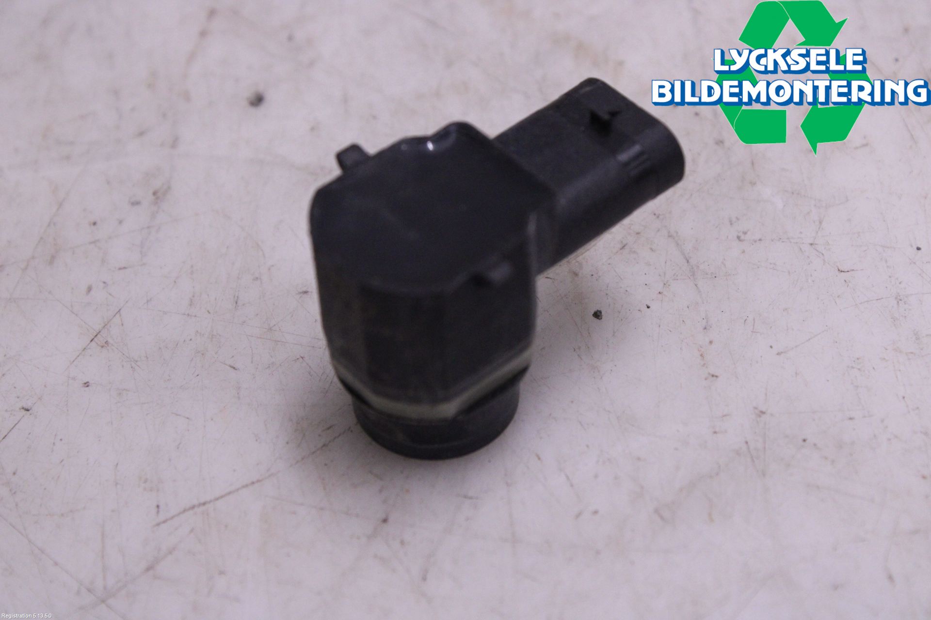 Ford KUGA 13-16 Parkeringshjälp Frontsensor