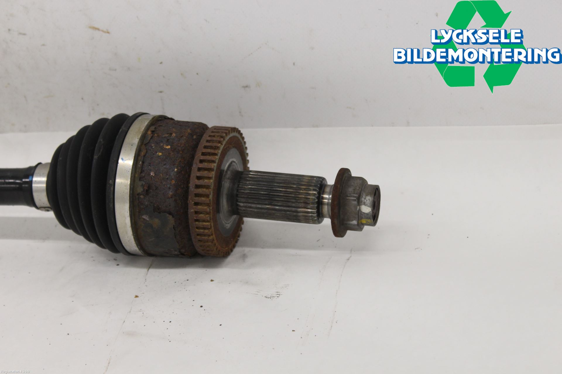Kia SPORTAGE (QL) 16-21 Drivaxel Fram Vänster