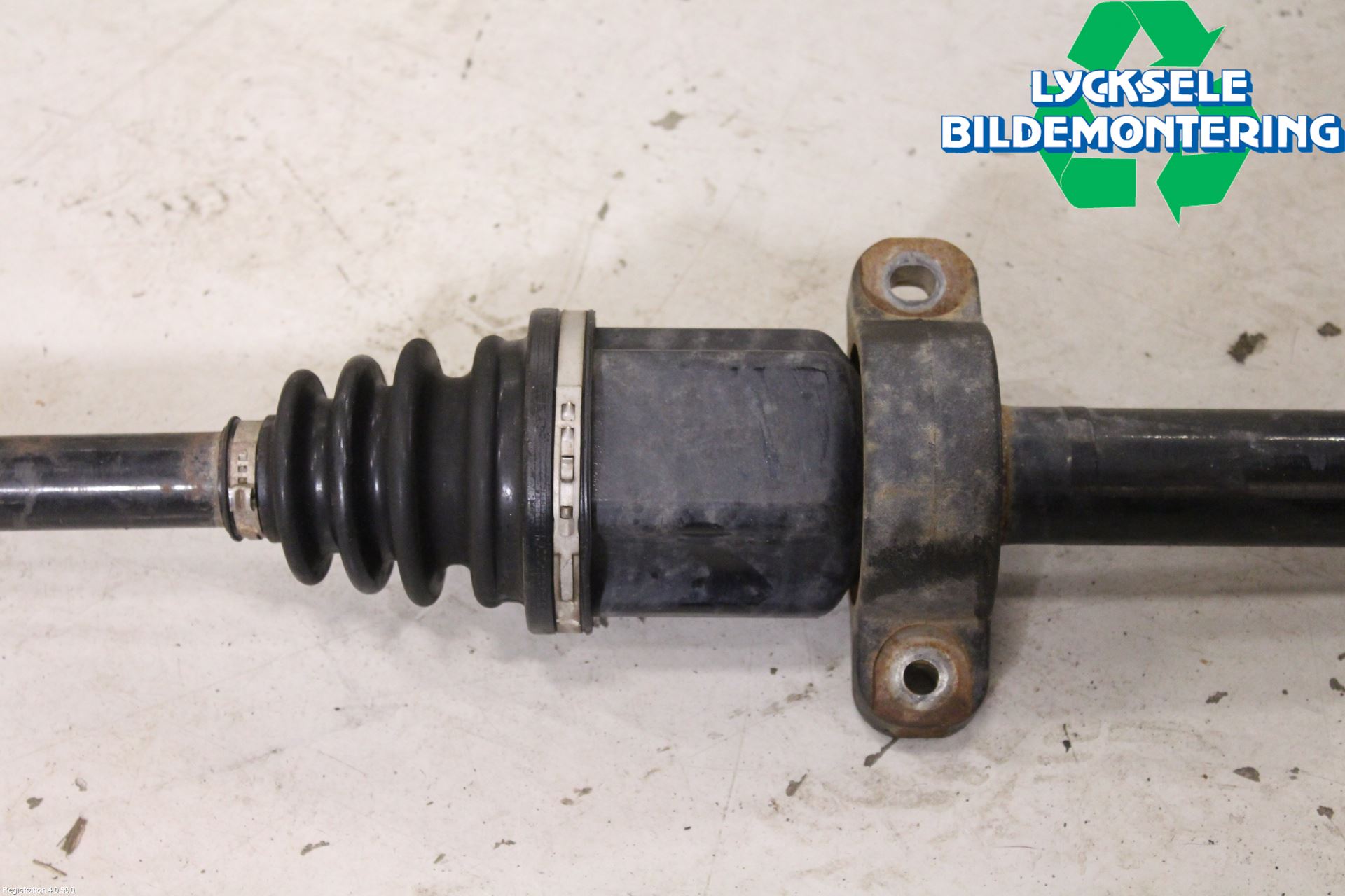 Toyota AVENSIS 16-18 Drivaxel Fram Höger