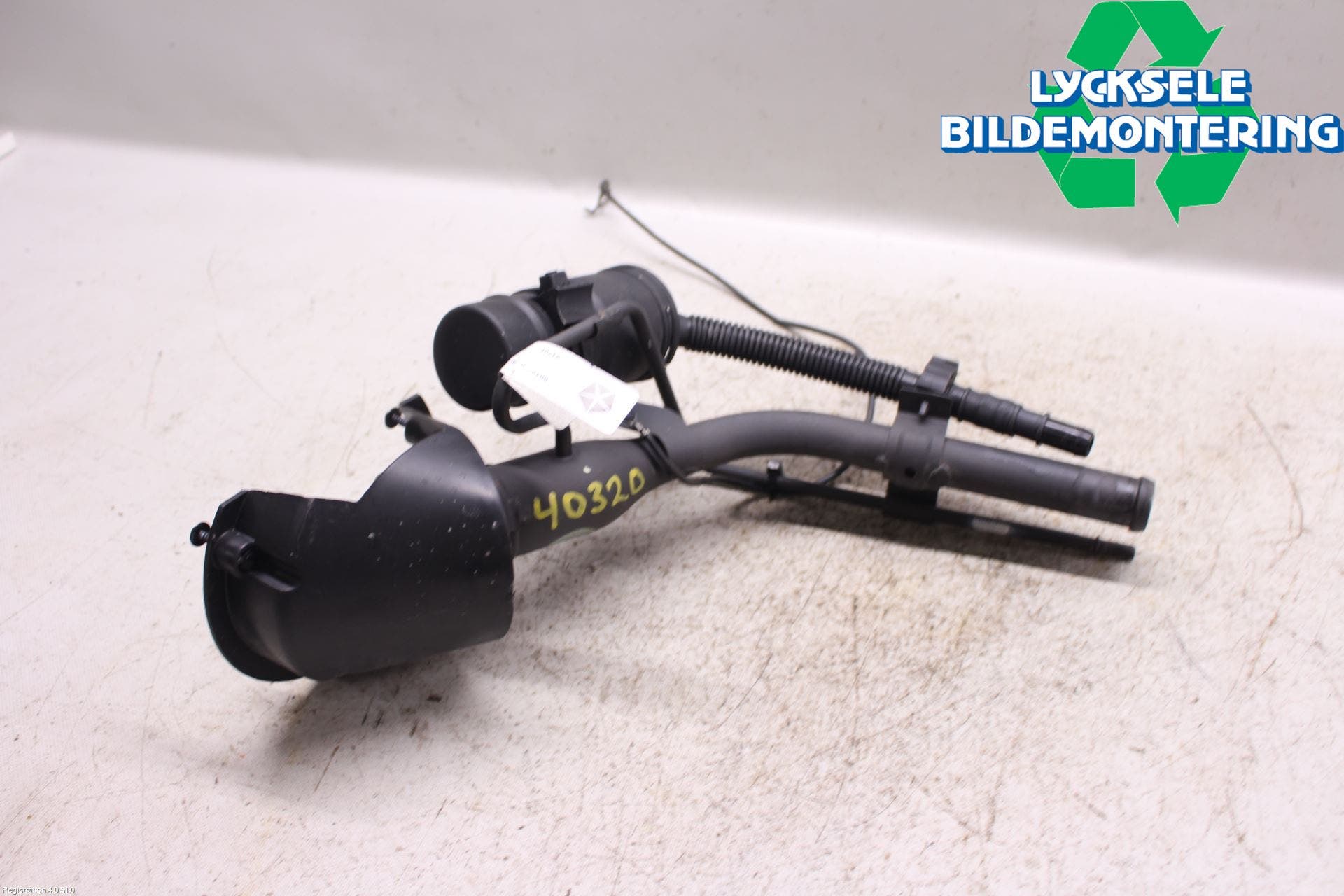 Dodge PICK UP RAM 81- Bränslepåfyllnrör-Slang