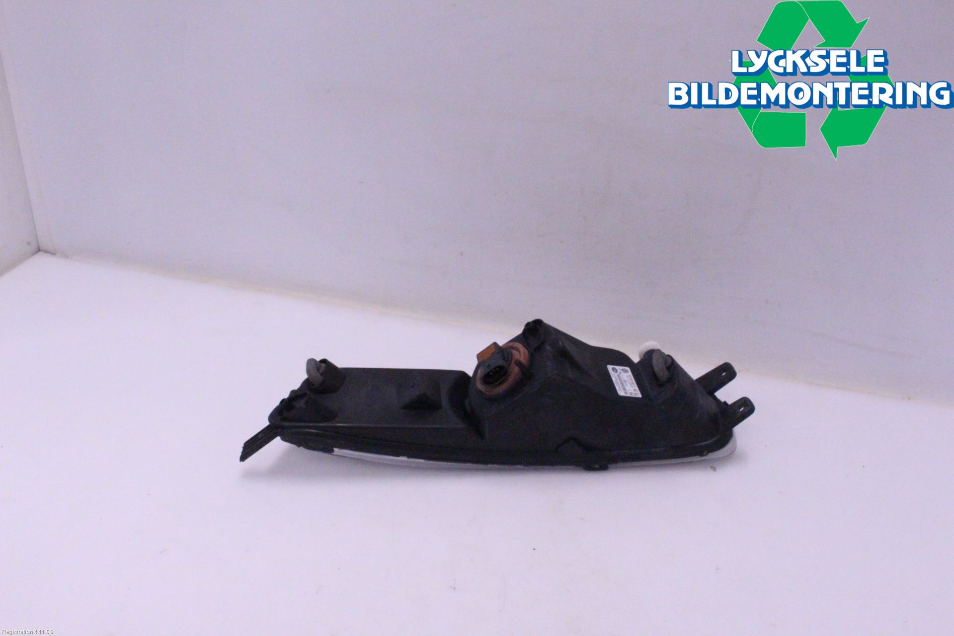 Volkswagen VW PASSAT 15-19 Dimljus-Varselljus Fram