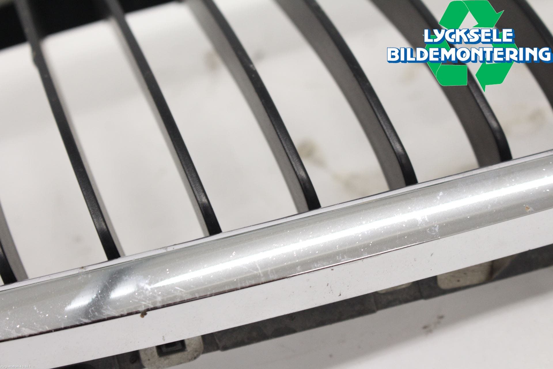 BMW 3 E90/91 SED/TOU 05-12 Grilldel Höger