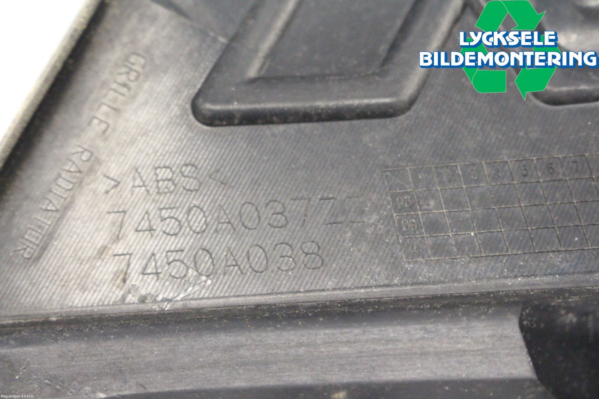 Mitsubishi OUTLANDER 07-12 Grill Komp