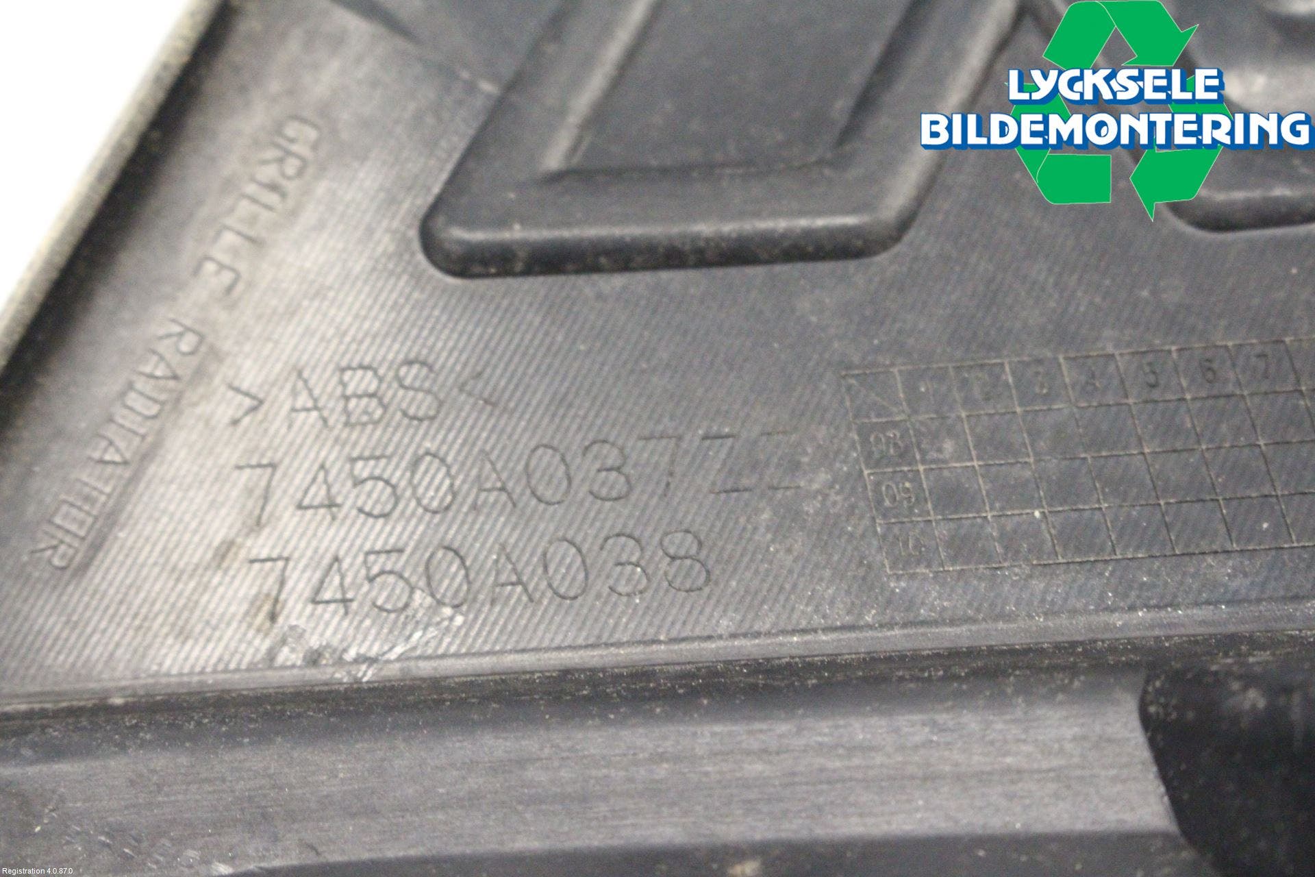 Mitsubishi OUTLANDER 07-12 Grill Komp