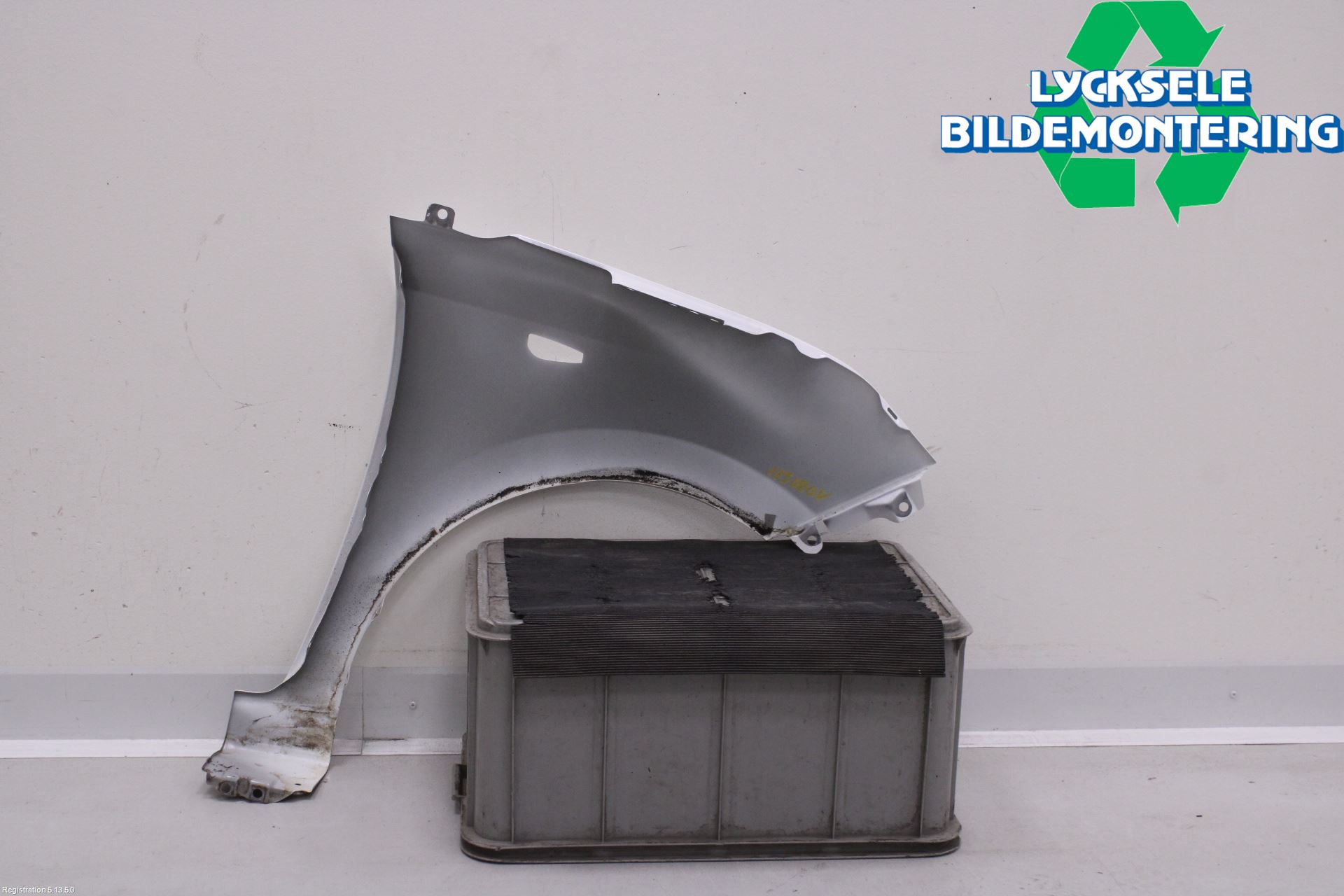Hyundai i10 BA 17-20 Skärm Fram Vänster