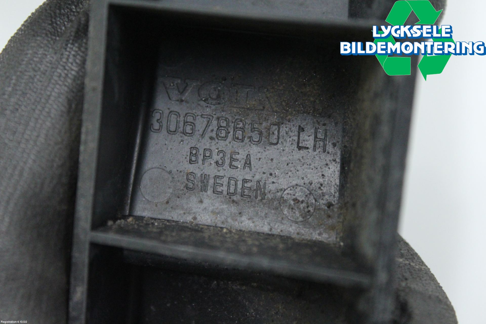 Volvo V70 08-13 Stötfångarfäste Bak Vä