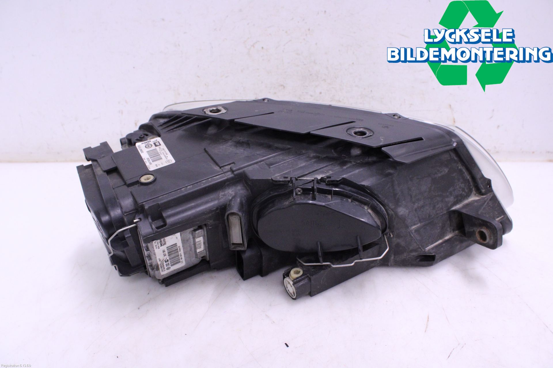 Volkswagen VW PASSAT 05-11 Strålkastare Vänster