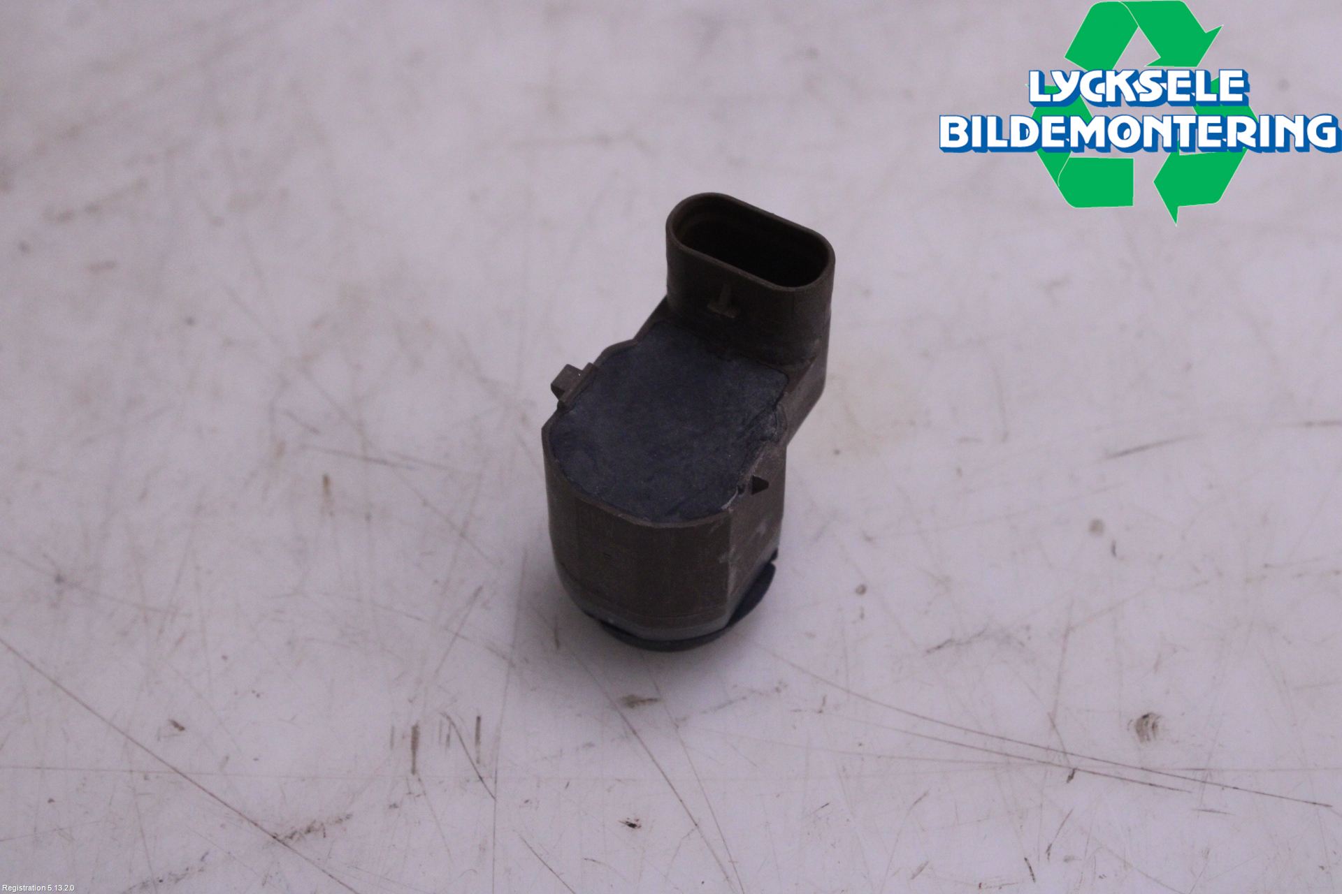 BMW 5 F10/F11/F18 09-17 Parkeringshjälp Frontsensor
