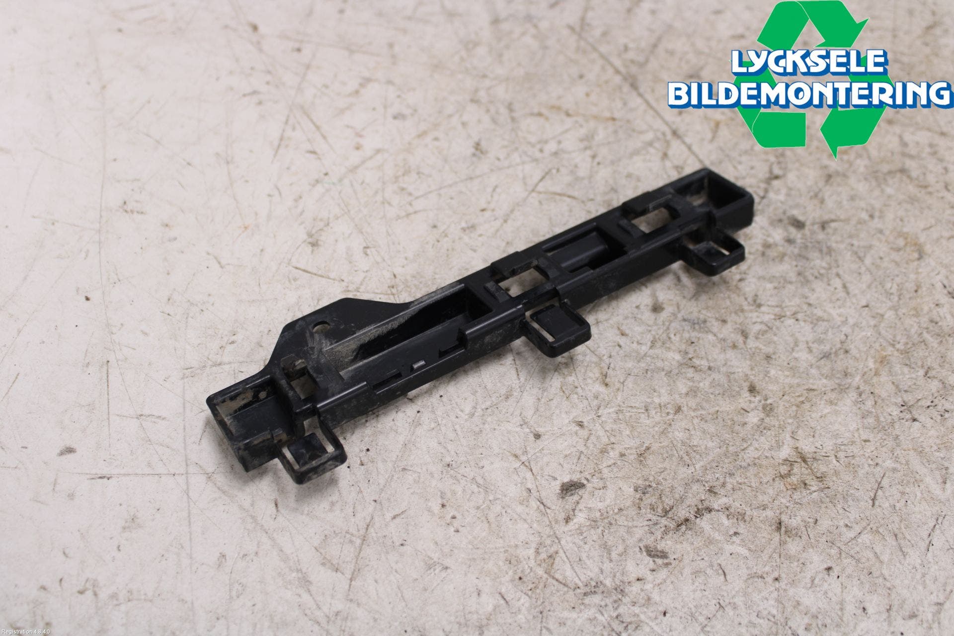 BMW 3 F30/F31/F80 12-19 Sidokjol Vä