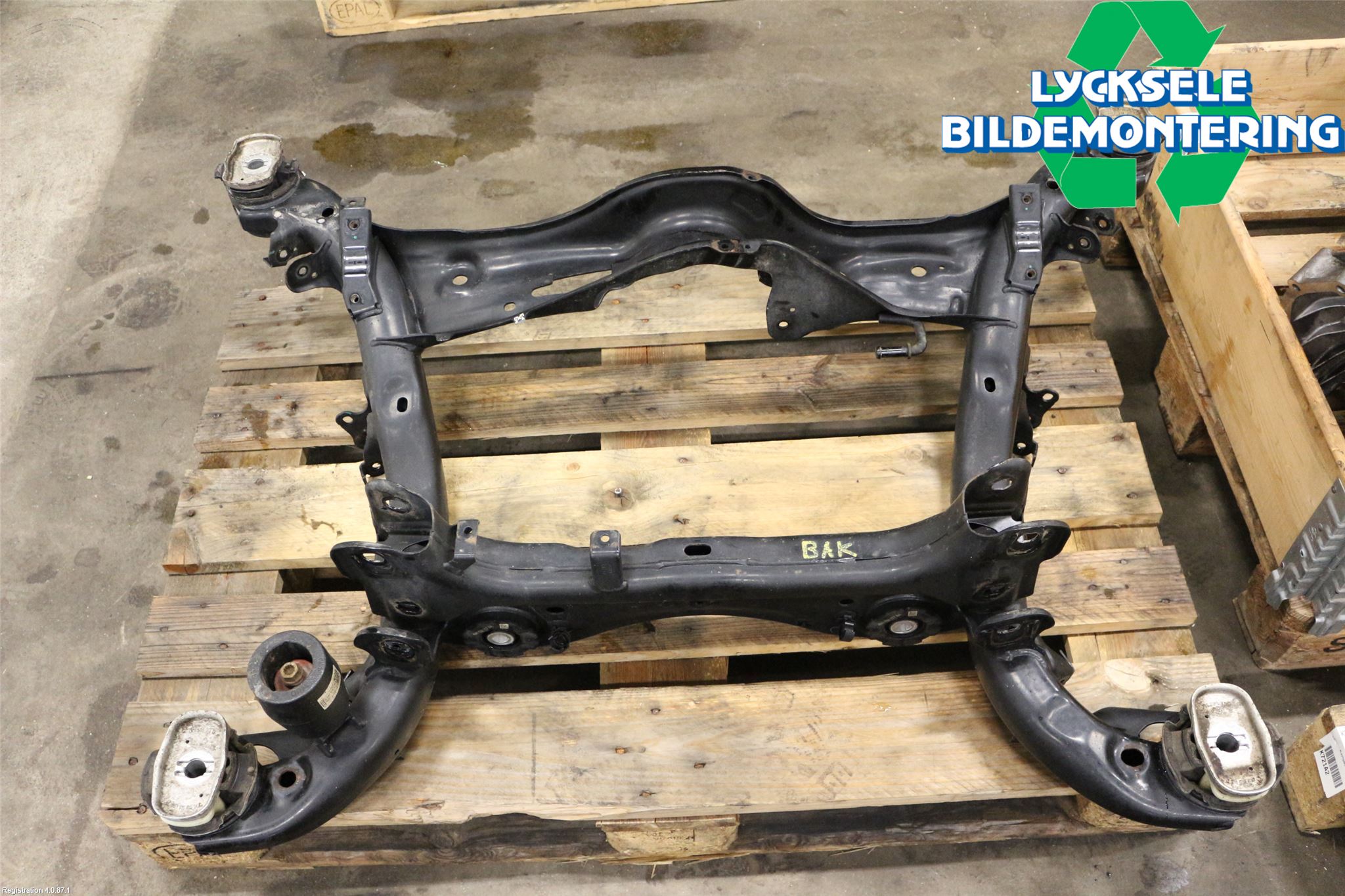 Audi A6 F2/C8 19- Bakaxelbalk