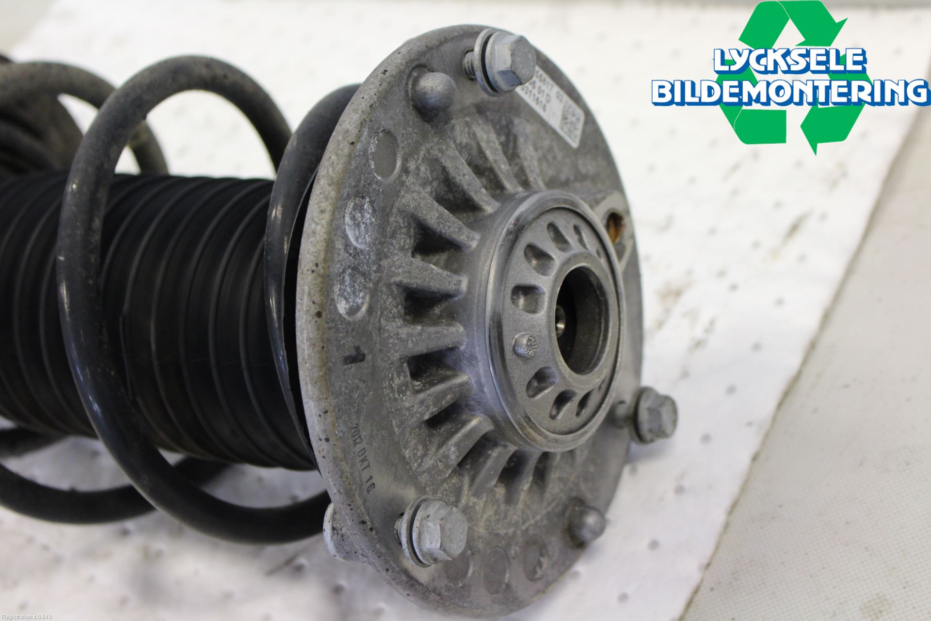 BMW 3 F30/F31/F80 12-19 Fjäderben Fram Höger