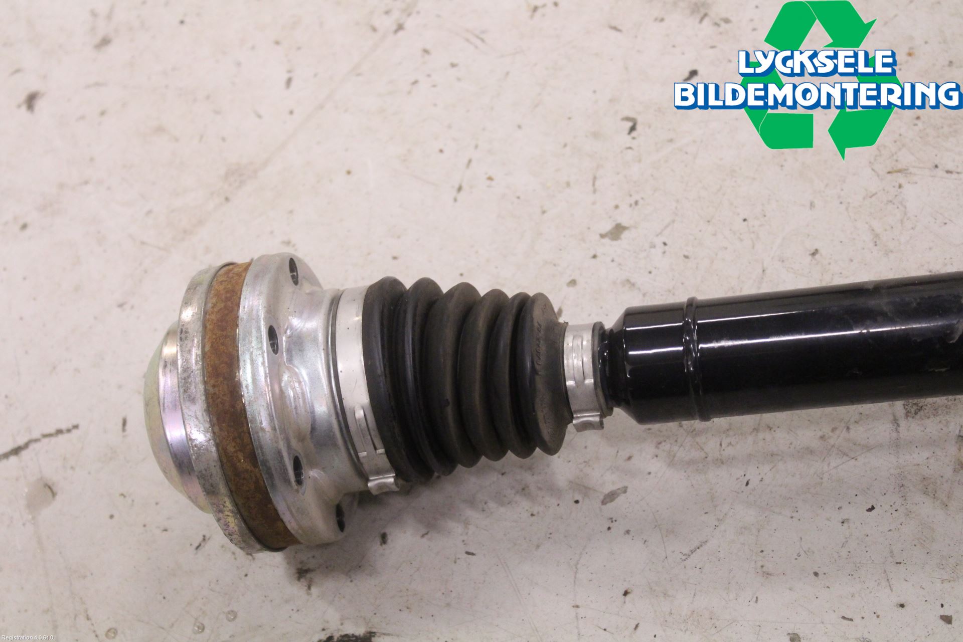 Volkswagen VW CADDY 16-20 Drivaxel Fram Höger