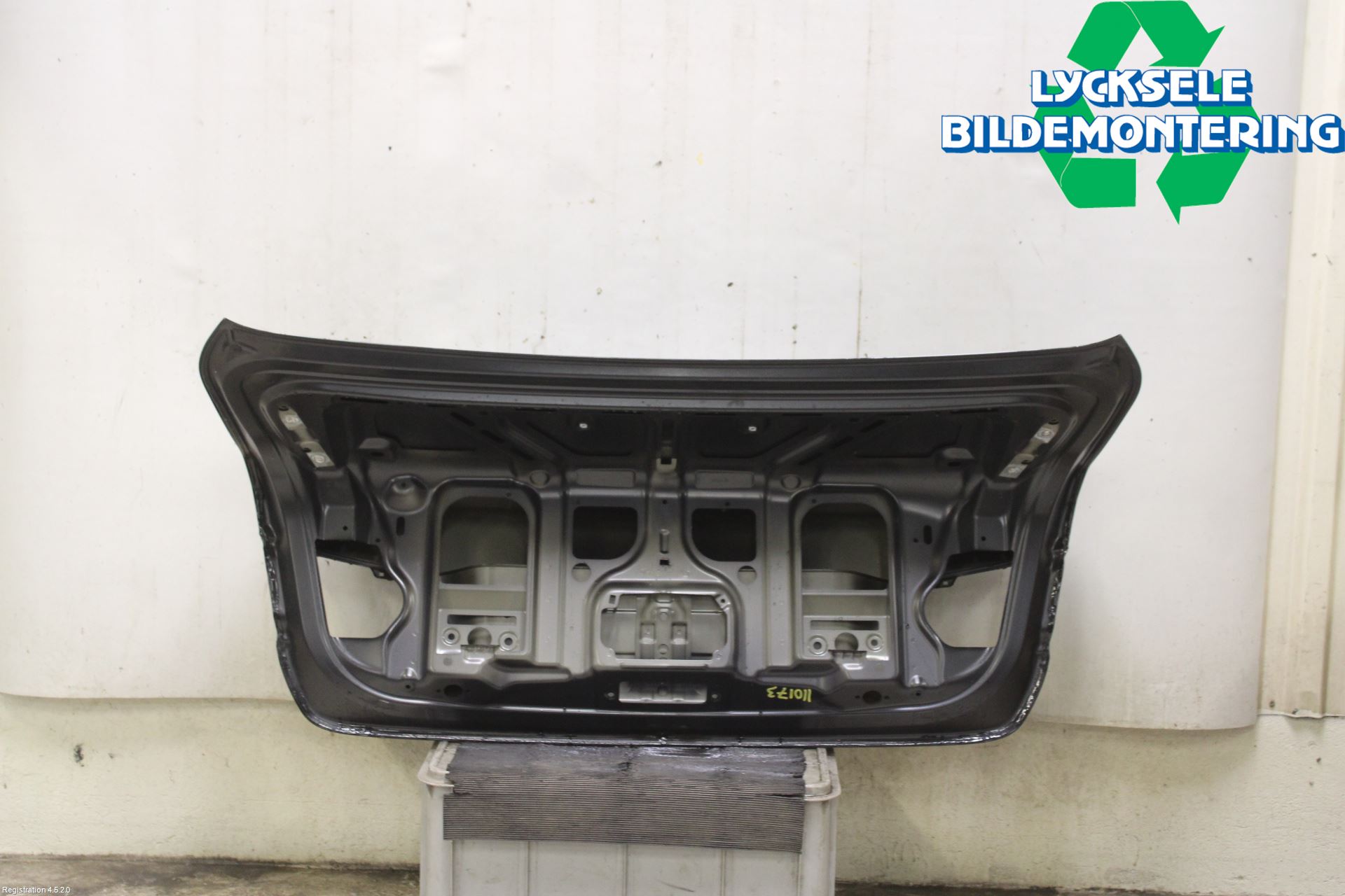 BMW 3 F30/F31/F80 12-19 Baklucka (Ej Med Ruta)