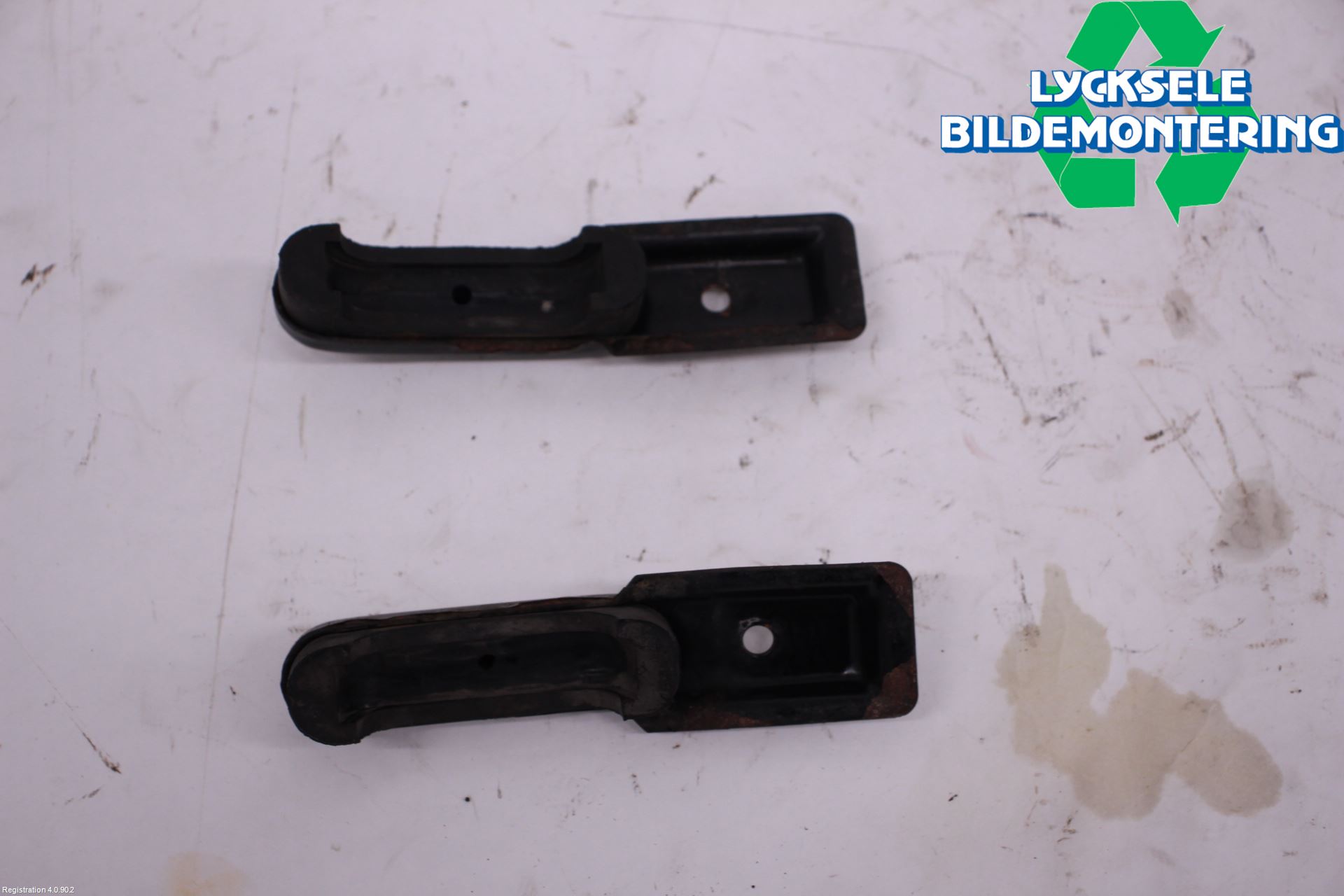 Volvo 740 84-87 Kylarfäste-Ram-Balk