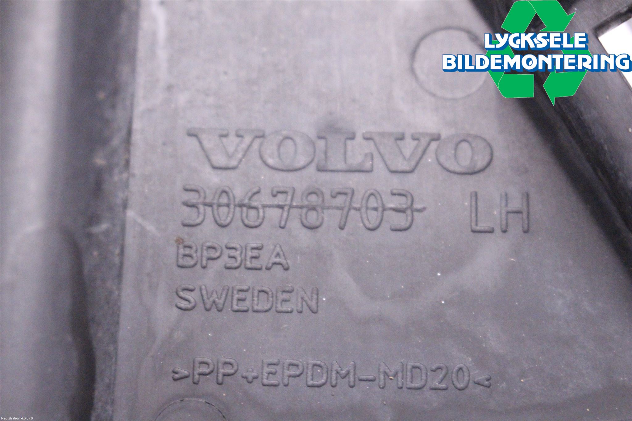 Volvo XC70 08-13 Stötfångarfäste Bak Vä