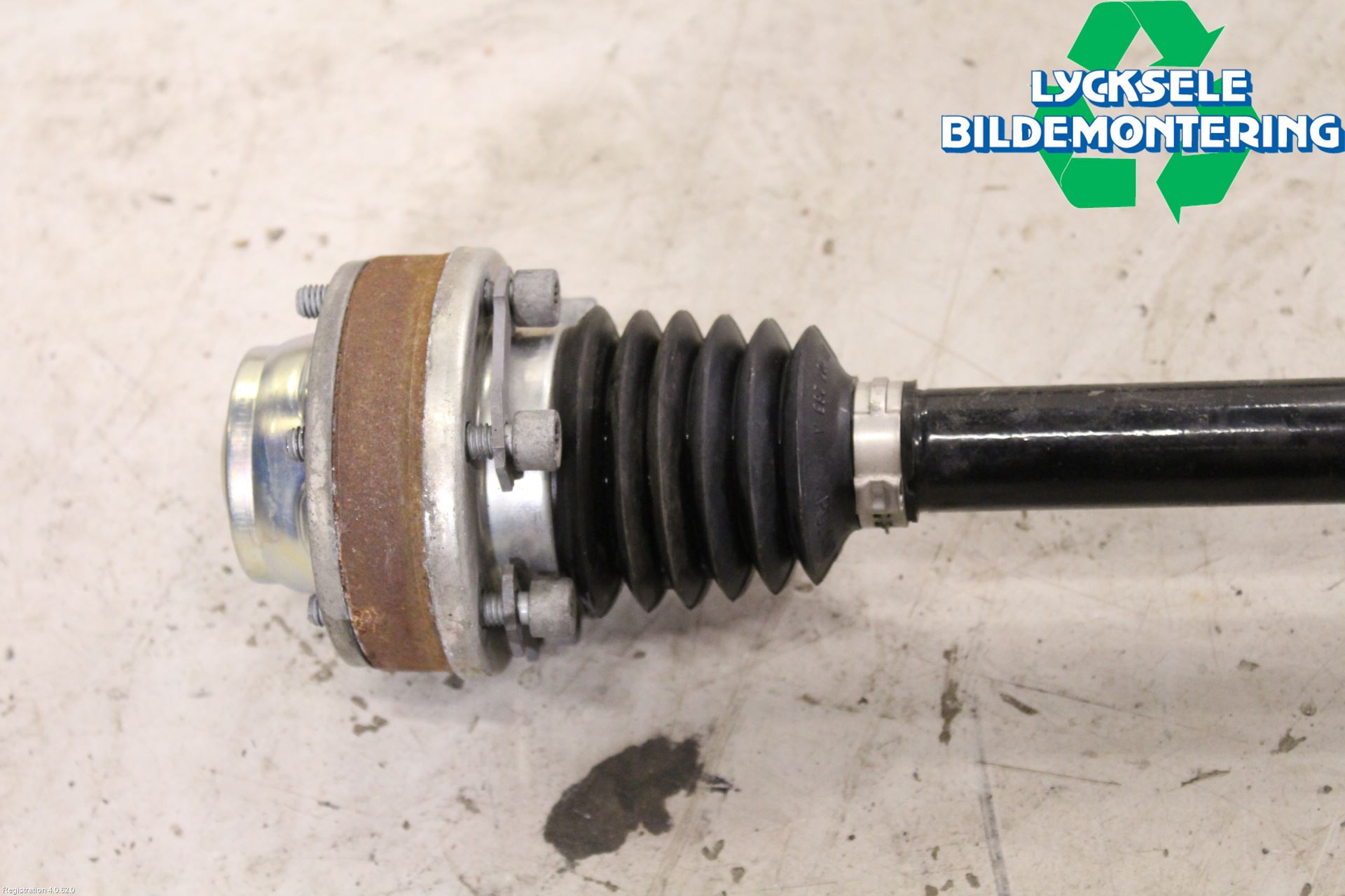 Volkswagen VW TIGUAN 16-24 Drivaxel Bak Vänster