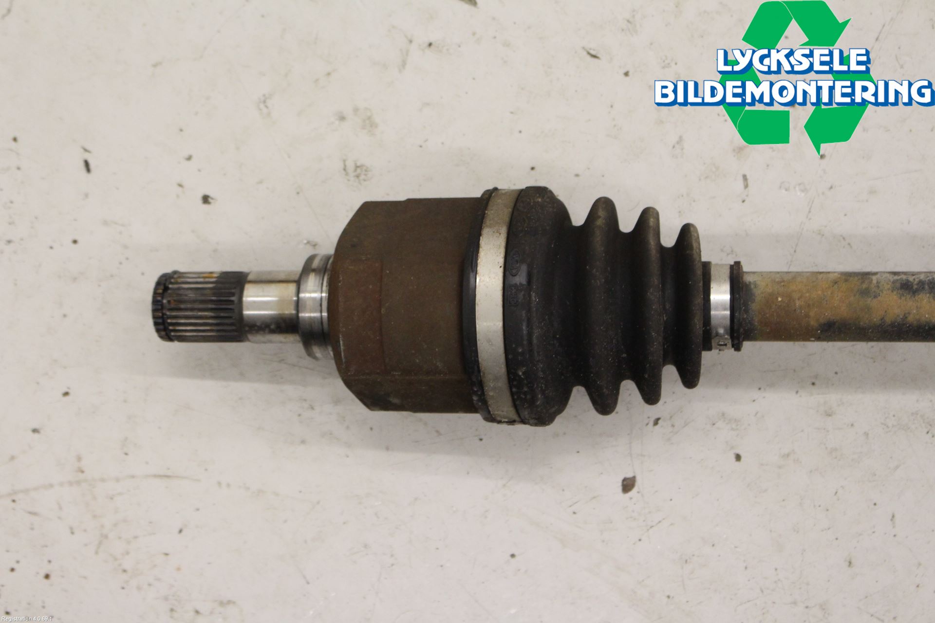Hyundai i20 PB 09-14 Drivaxel Fram Höger