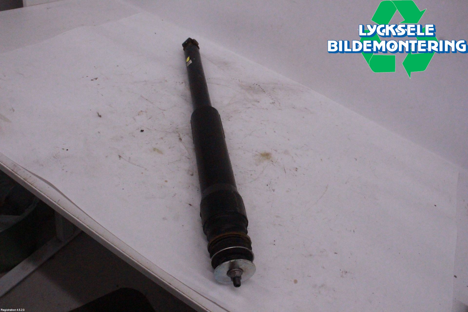 Toyota YARIS XP21 20- Stötdämpare Bak