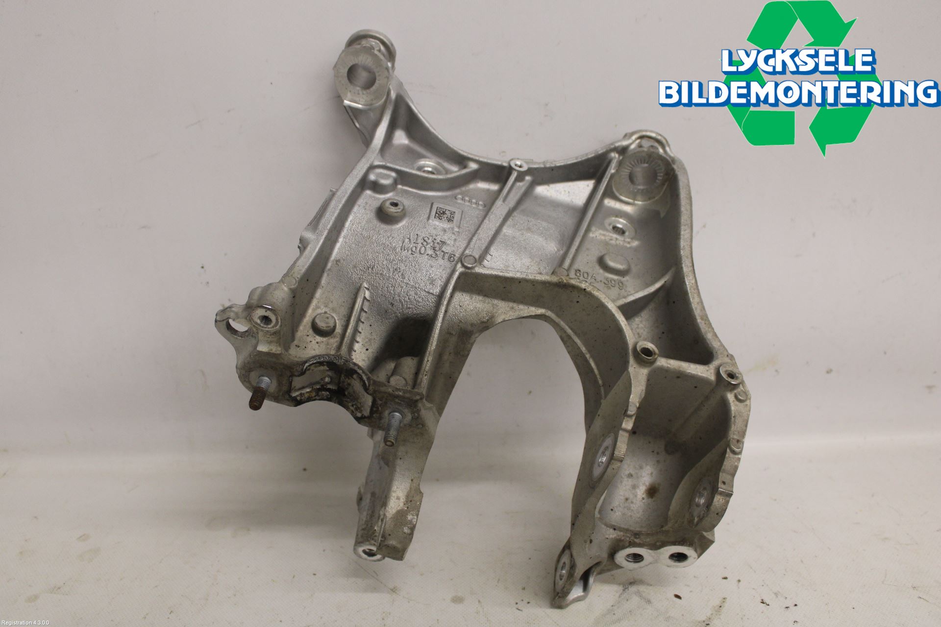 Audi A6 F2/C8 19- Framvagnsbalk