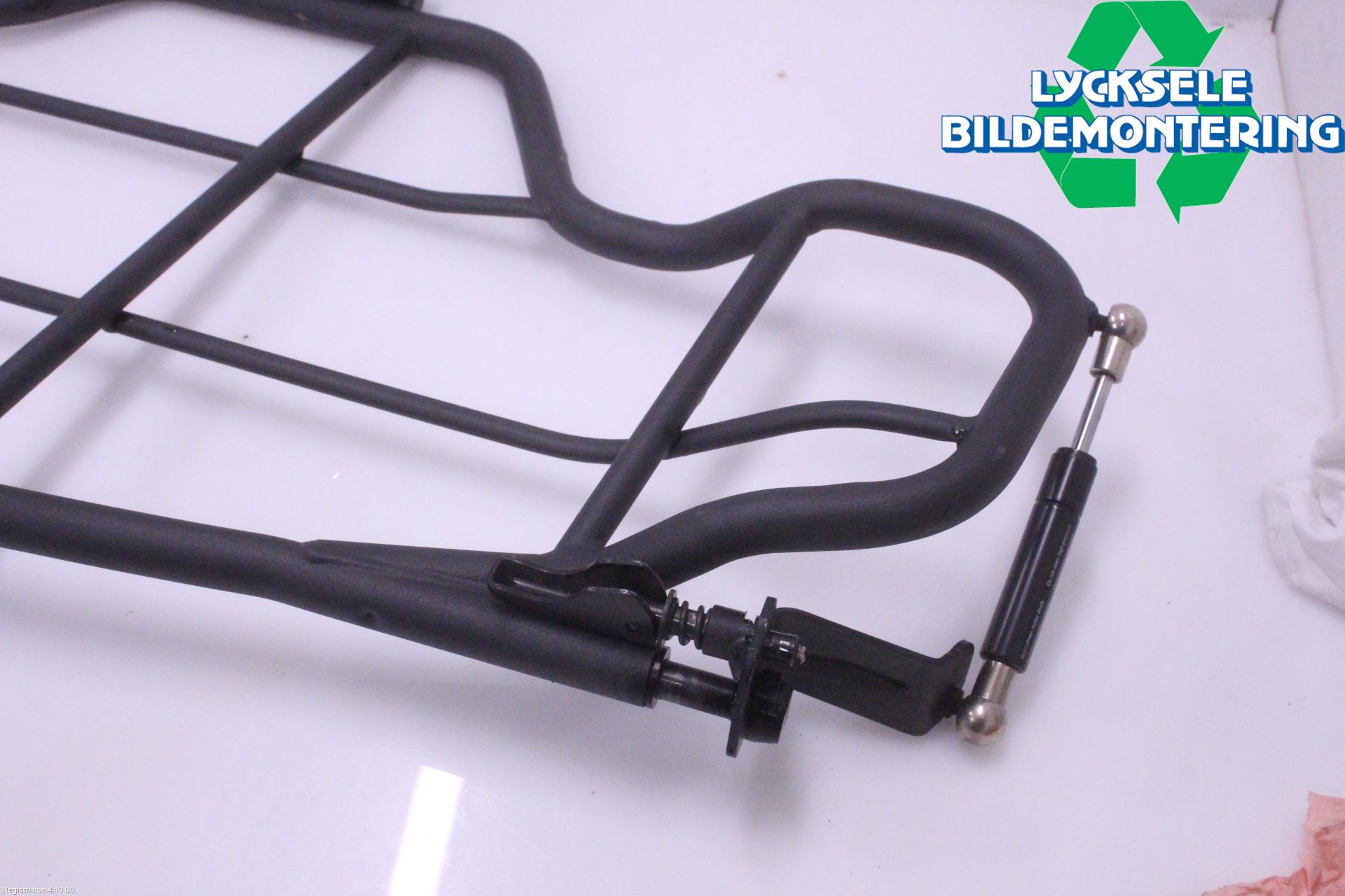 Volvo XC70 08-13 Lastförskjutningsskydd-Galler