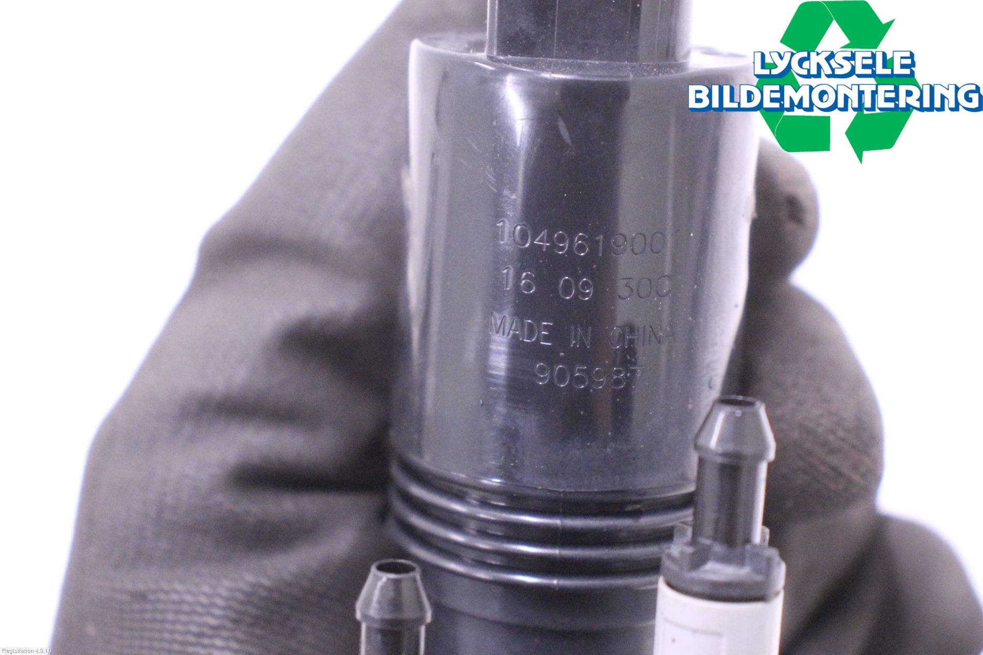 Volvo V90 17->> Spolarpump Vindruta