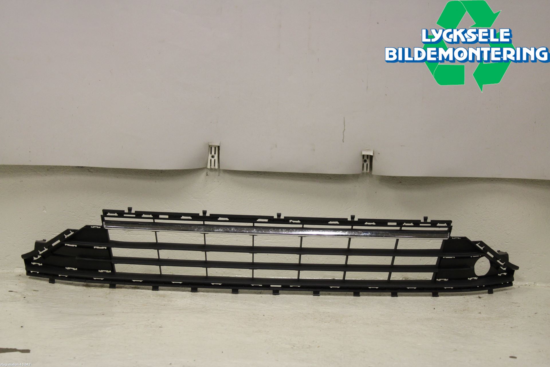 Volkswagen VW GOLF / E-GOLF VII 13-20 Grilldel Mitt