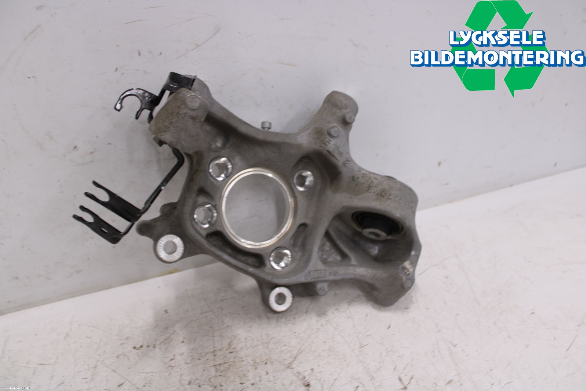 Audi A4/S4 B9 20- Hjullagerhus-Spindel Hö B