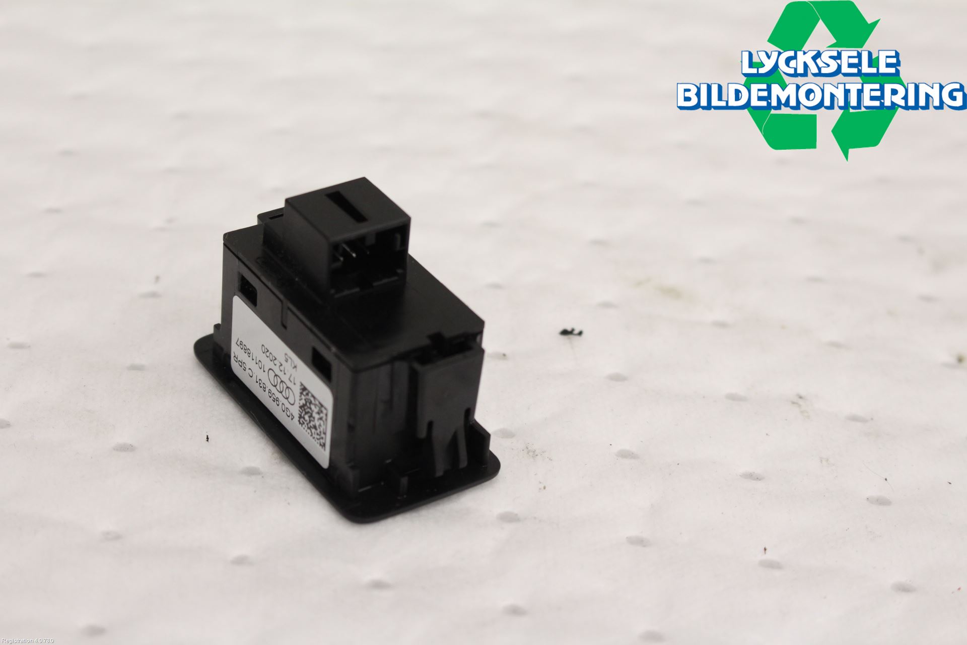 Audi A6 F2/C8 19- Strömställare Baklucka