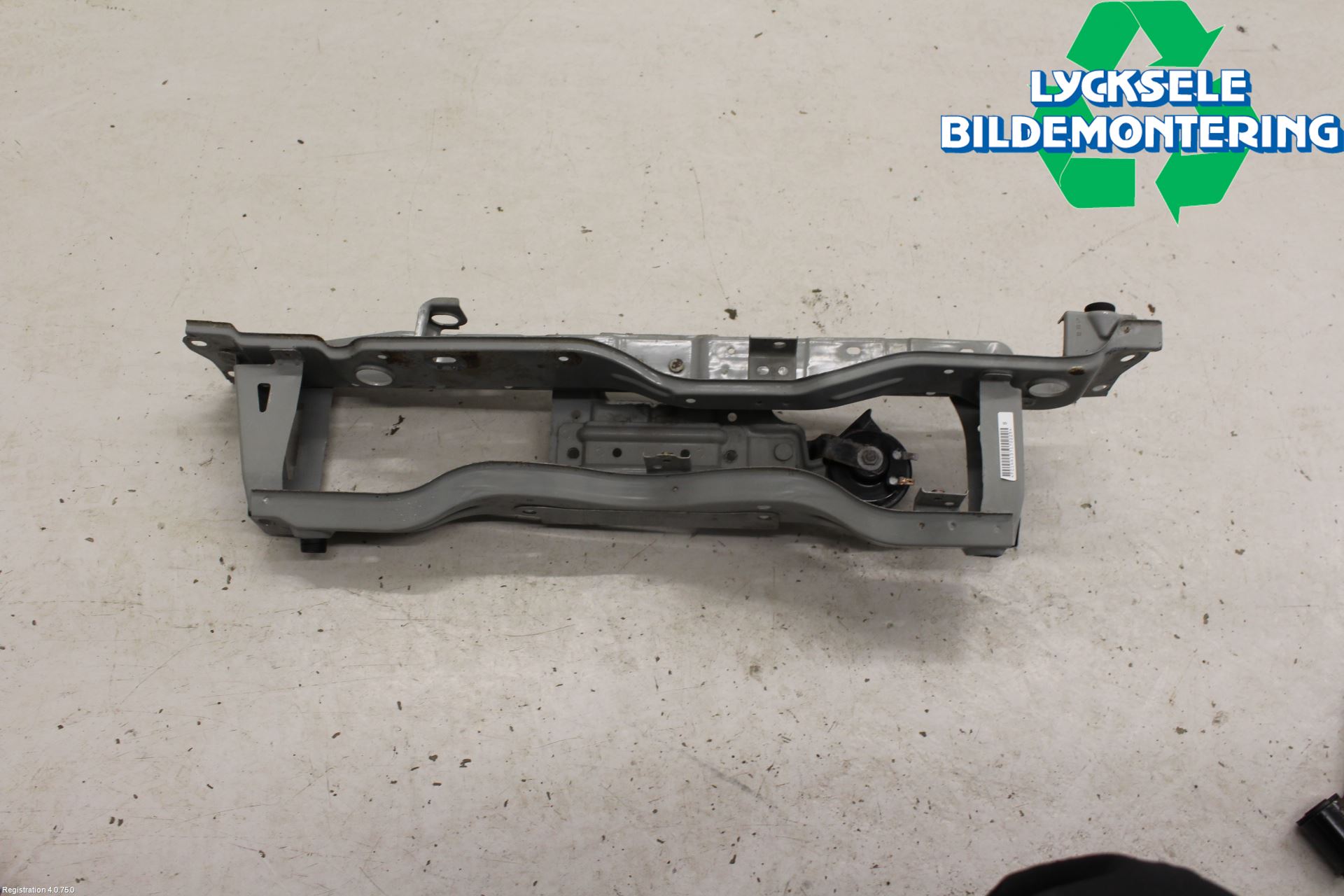 Nissan NV200/NV200 COMBI Front Huvlåsplåt-Balk