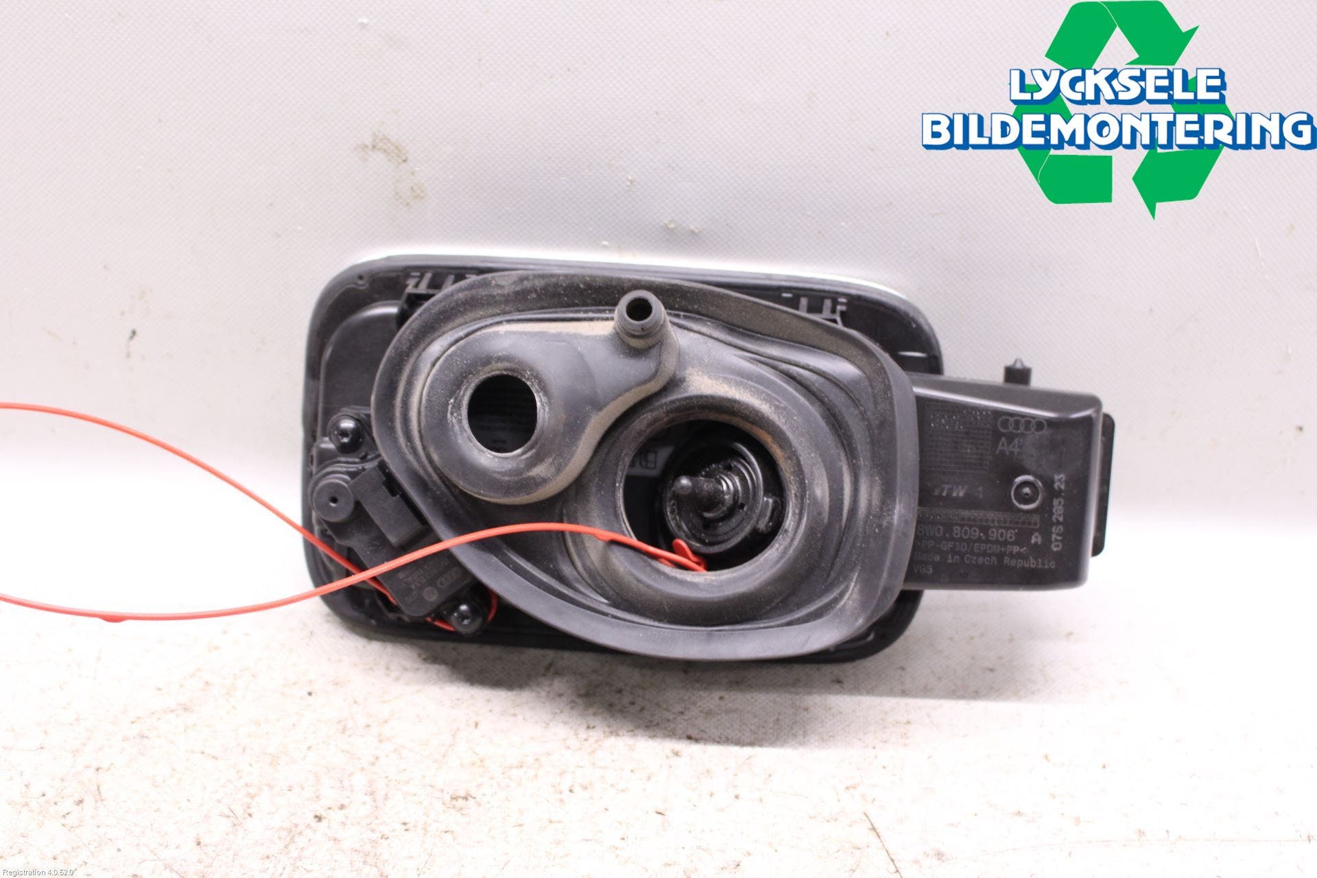 Audi A4/S4 B9 16-19 Tanklucka