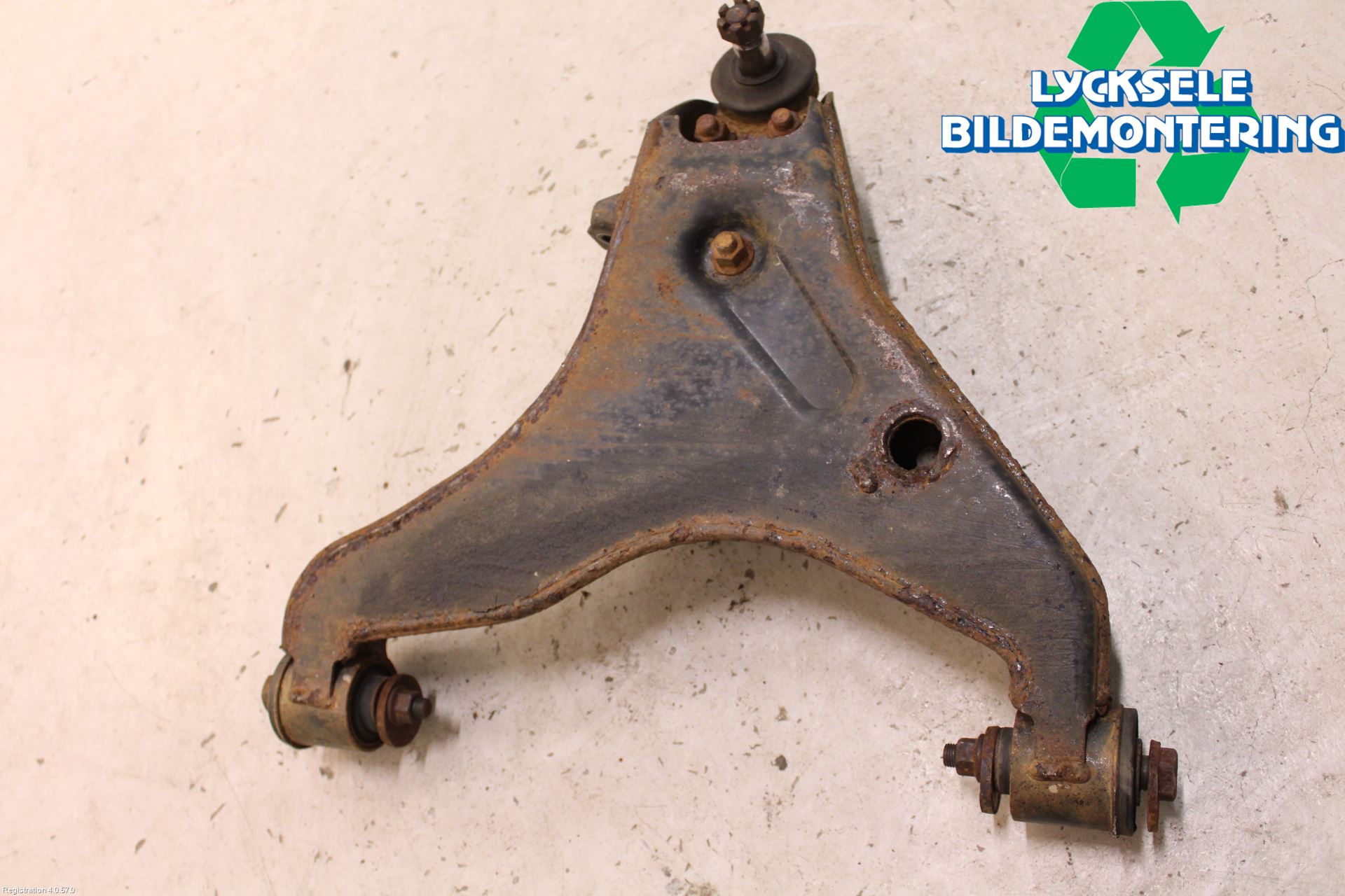 Mitsubishi L200 06-15 Bärarm Fram Undre Vä