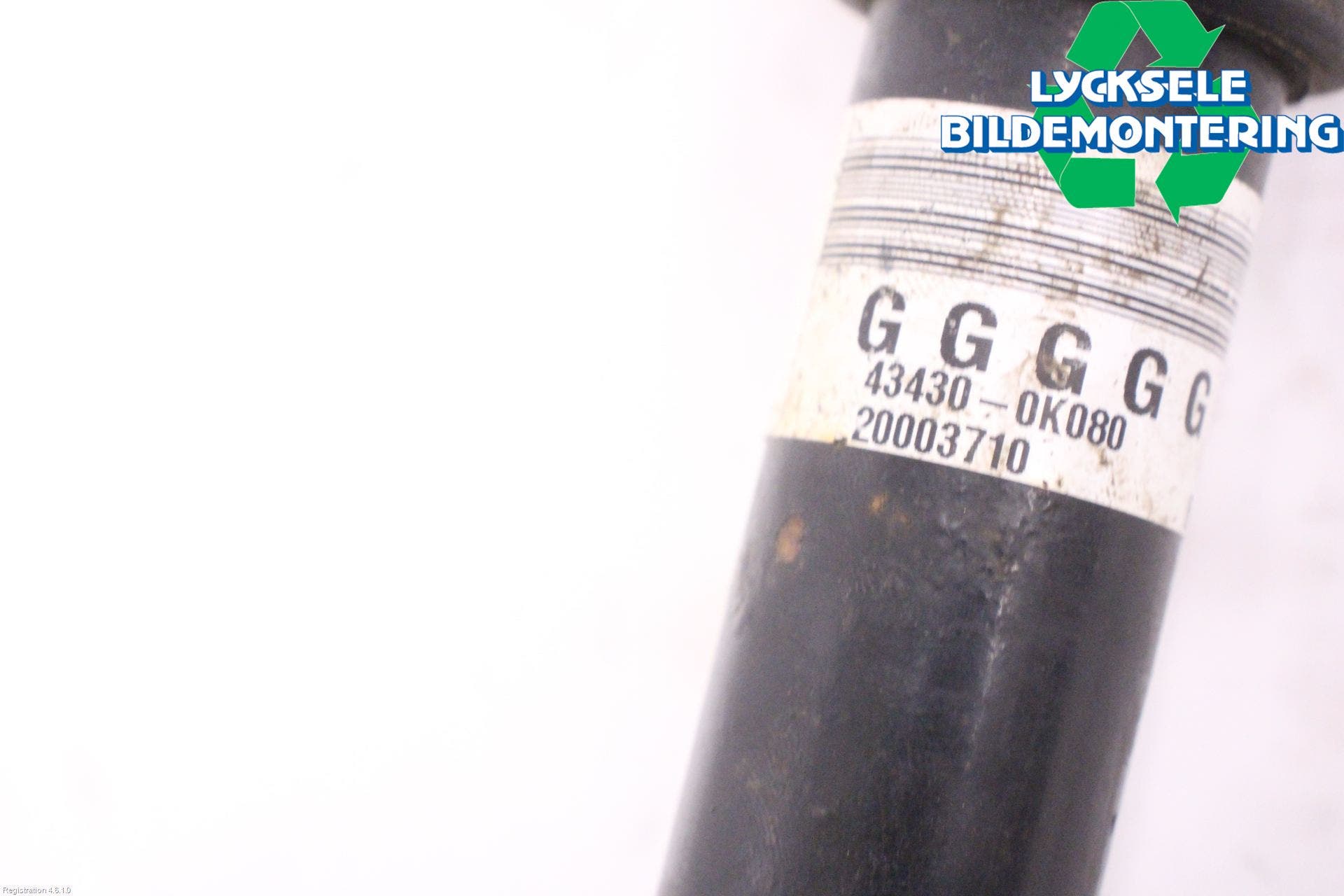 Toyota HILUX 16- Drivaxel Fram Höger