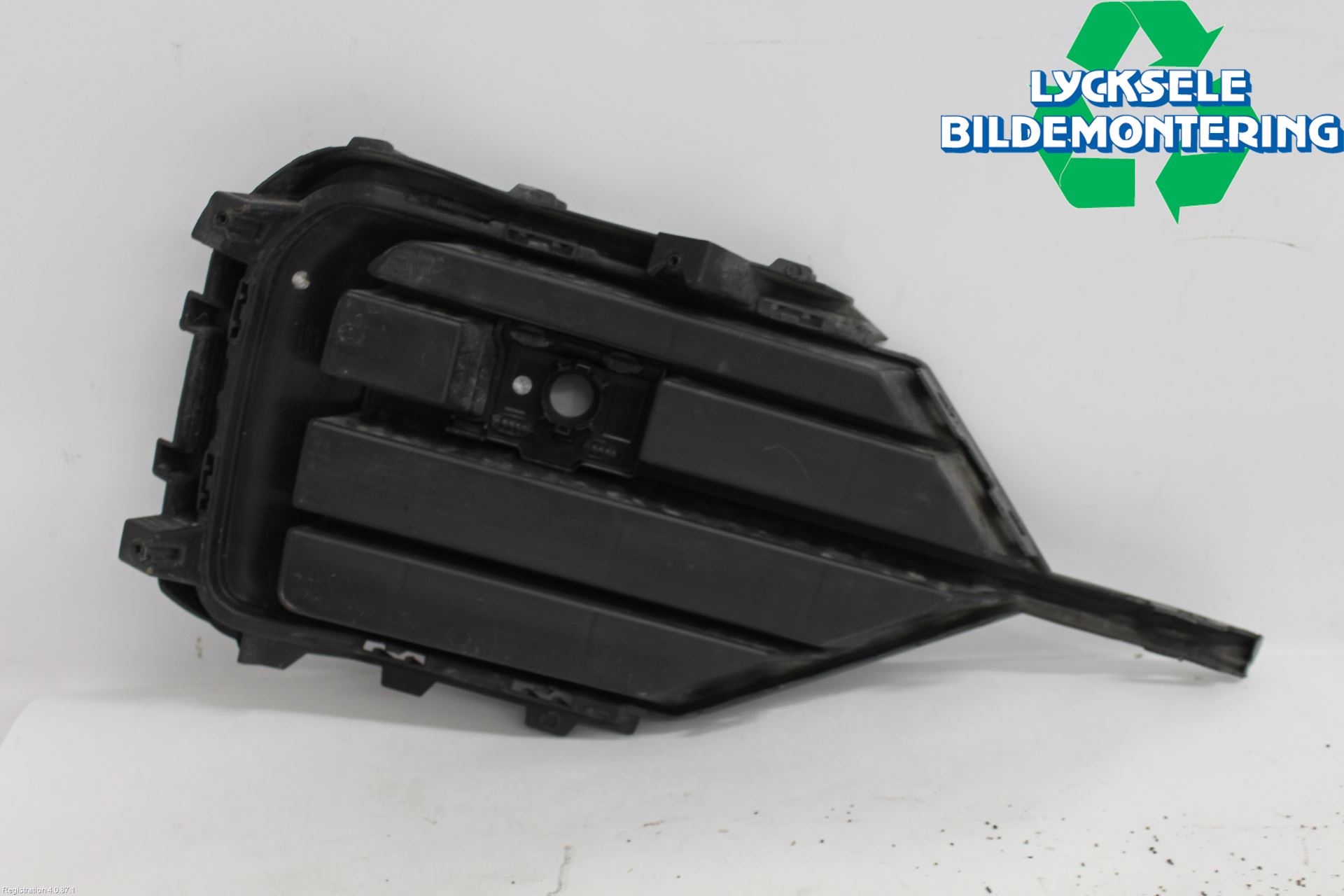 Volkswagen VW TOUAREG CR 18- Grilldel Höger