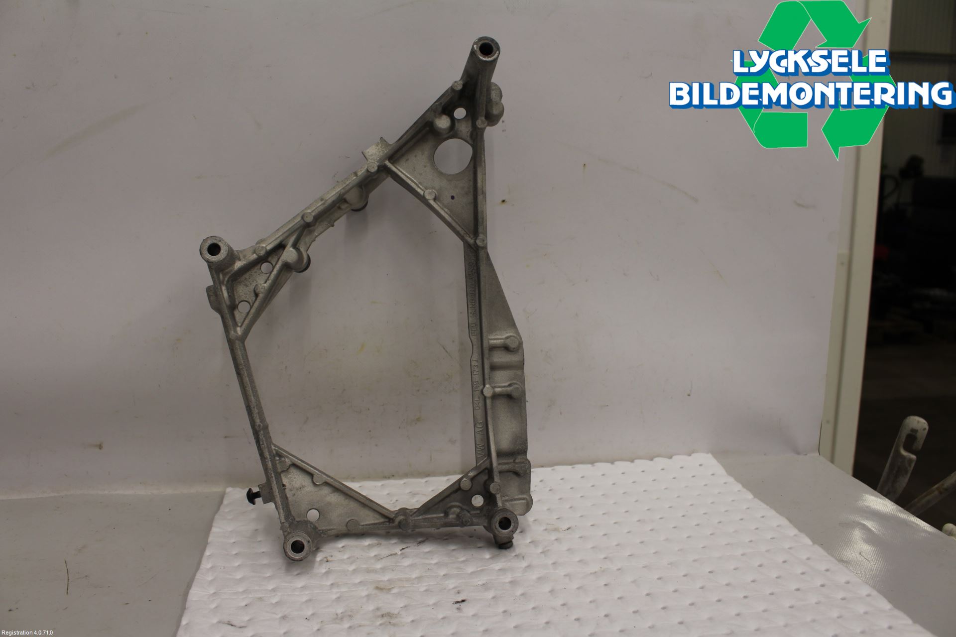 Volkswagen VW TRANSP/CARAVELLE (T6) 16-22 Kylarfäste-Ram-Balk