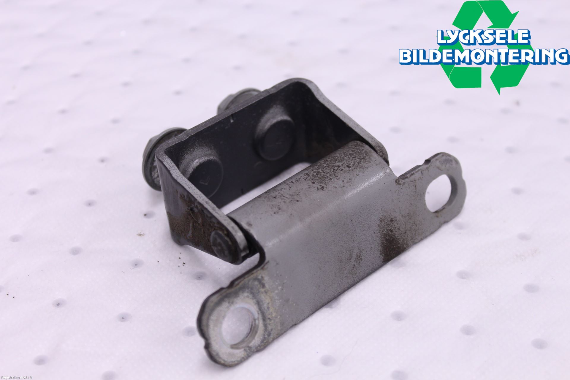 Hyundai SANTA FE 13-18 Bakluckegångjärn Vä