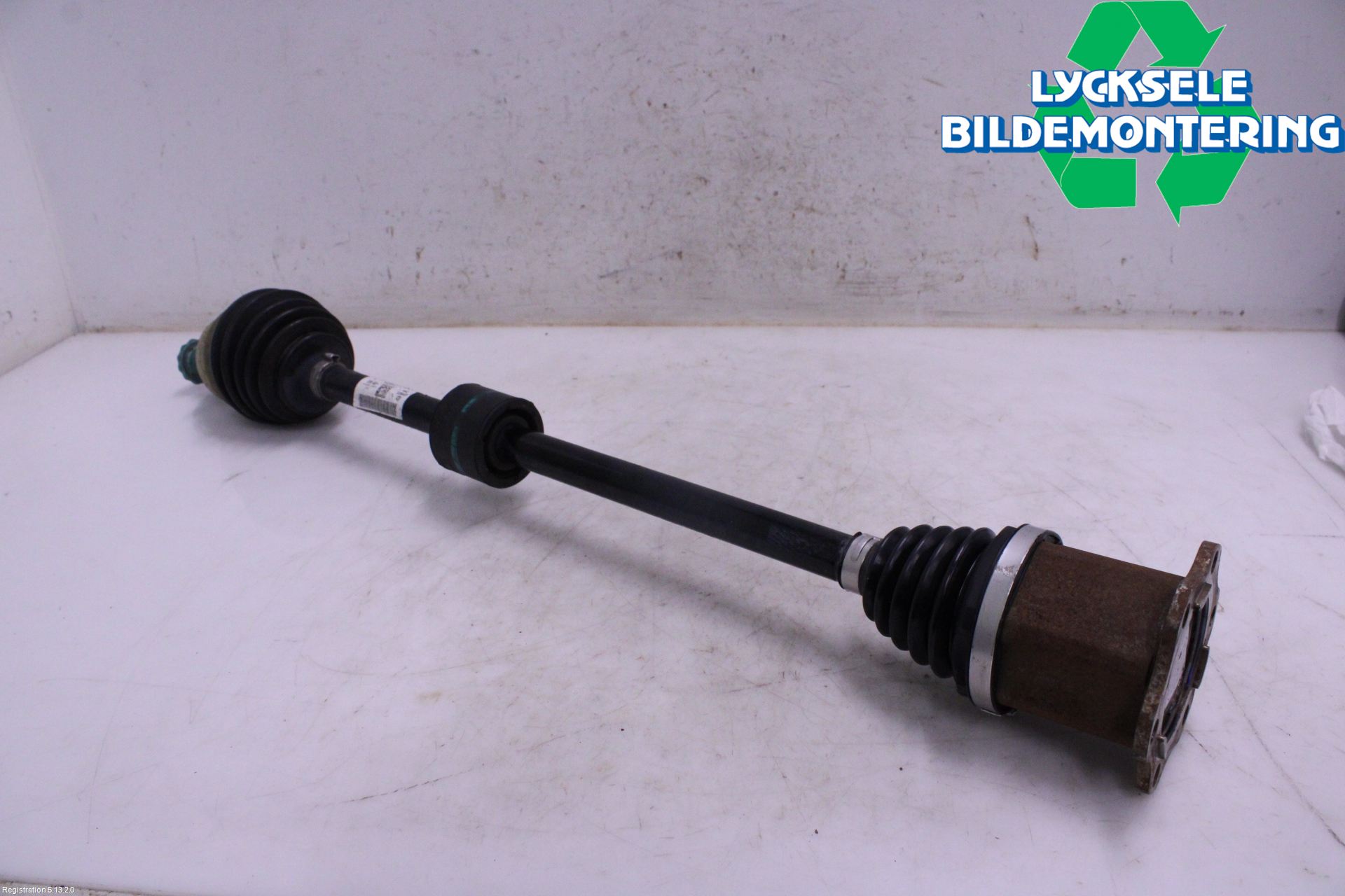 Volkswagen VW T-CROSS 19- Drivaxel Fram Höger