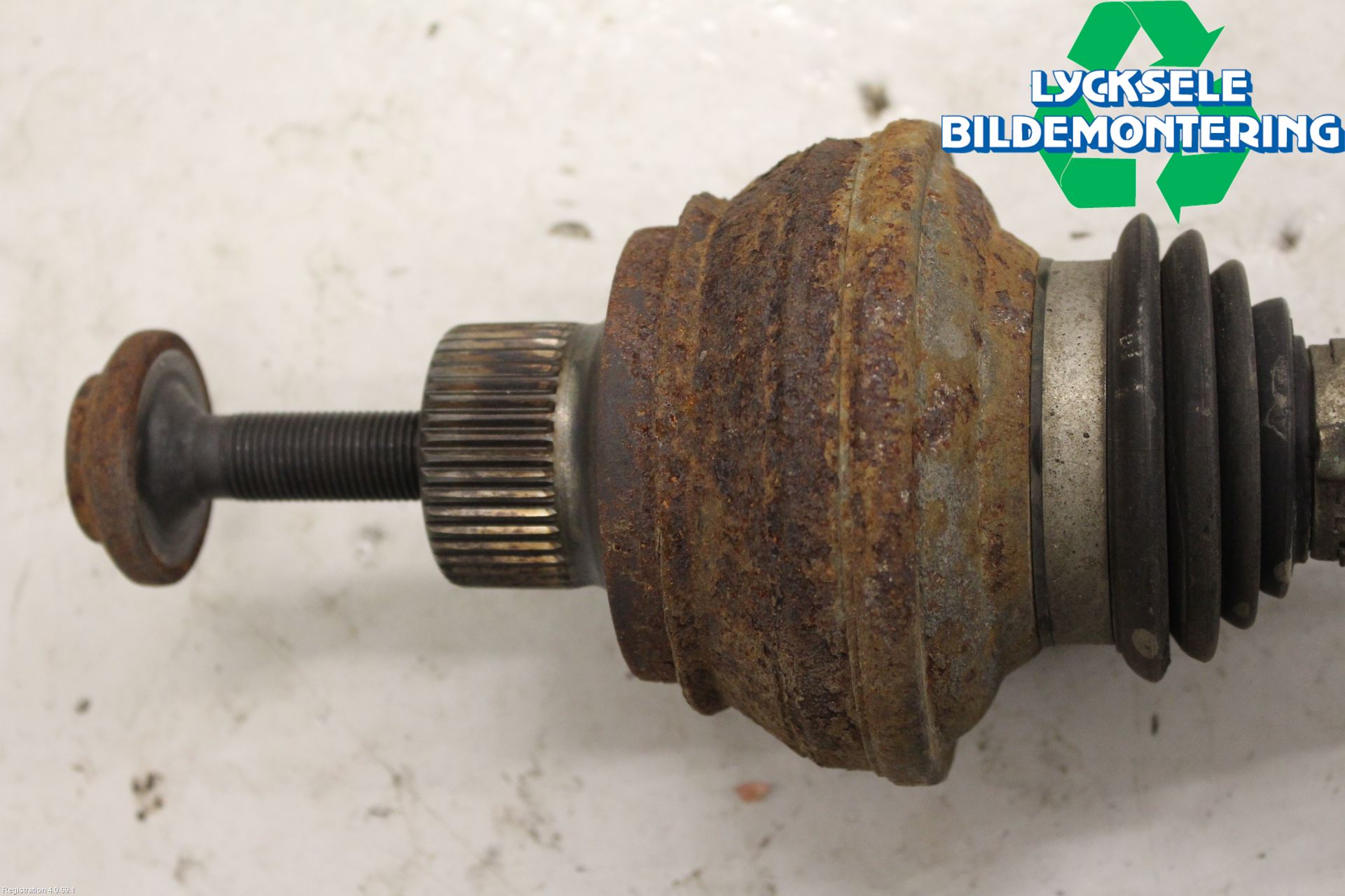 Audi A8/S8 4H 10-17 Drivaxel Bak Vänster
