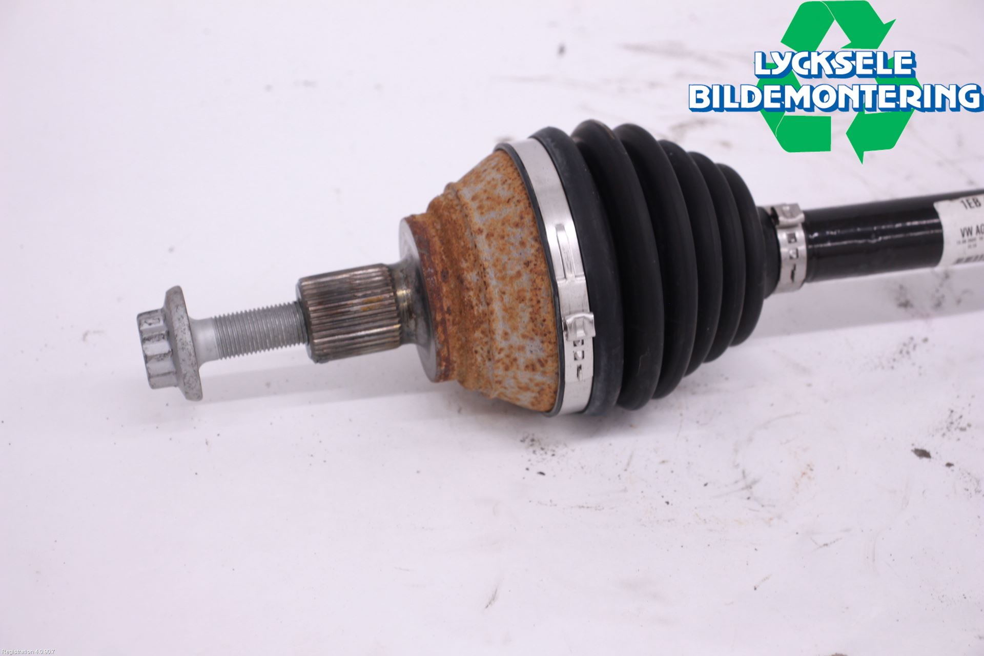 Volkswagen VW ID.4 21- Drivaxel Fram Höger
