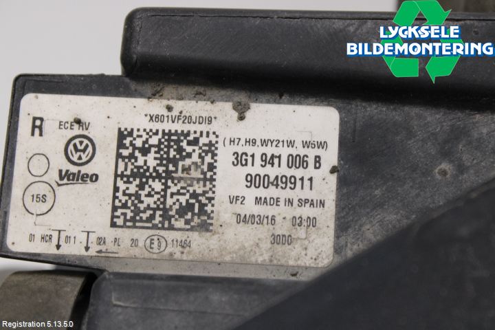 Volkswagen VW PASSAT 15-19 Strålkastare Höger