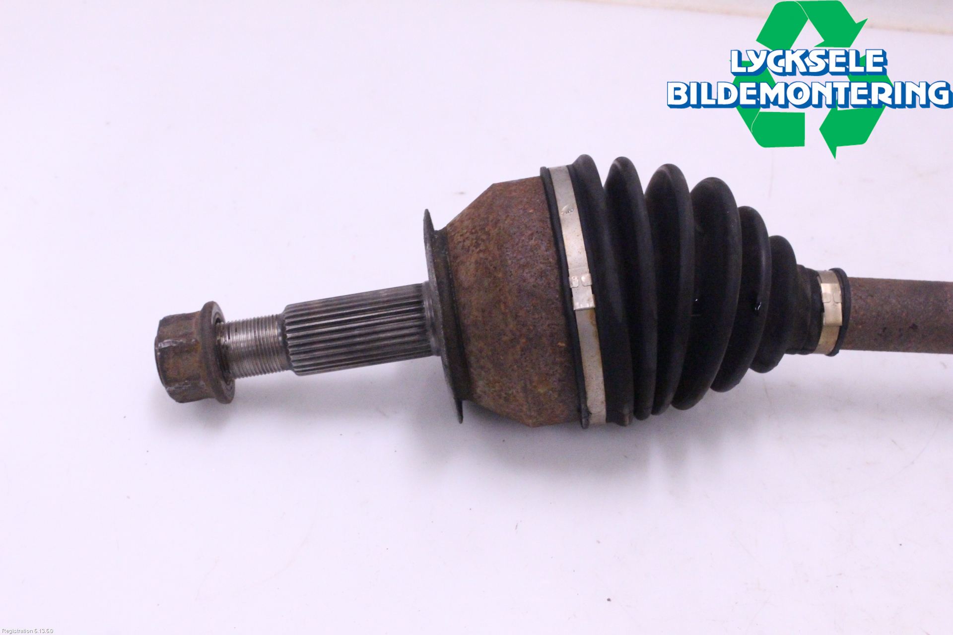 Nissan NAVARA 05-16 Drivaxel Fram Vänster