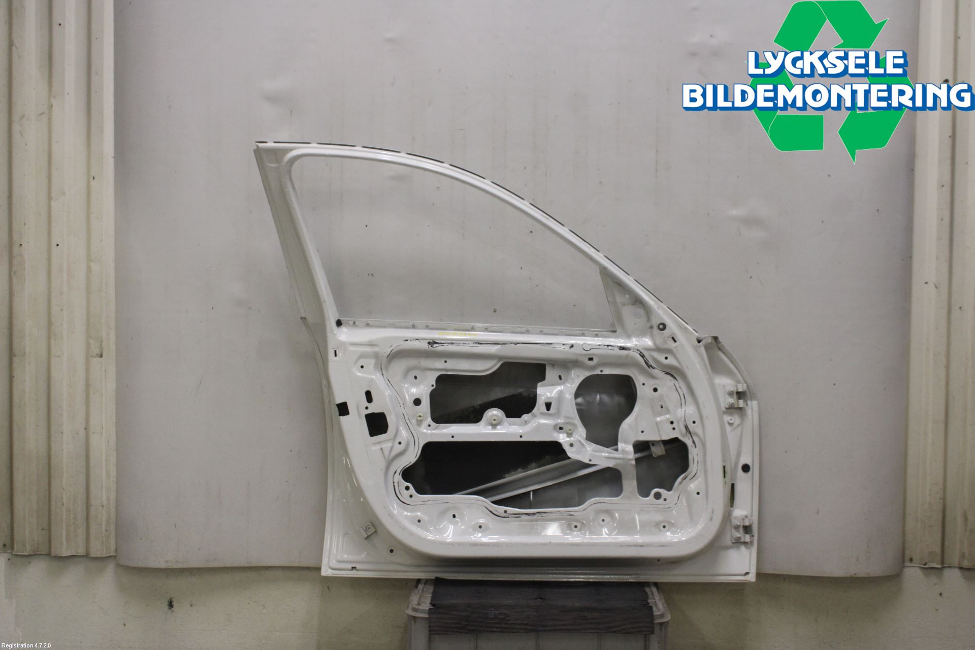 BMW 3 E90/91 SED/TOU 05-12 Dörr Fram Vänster