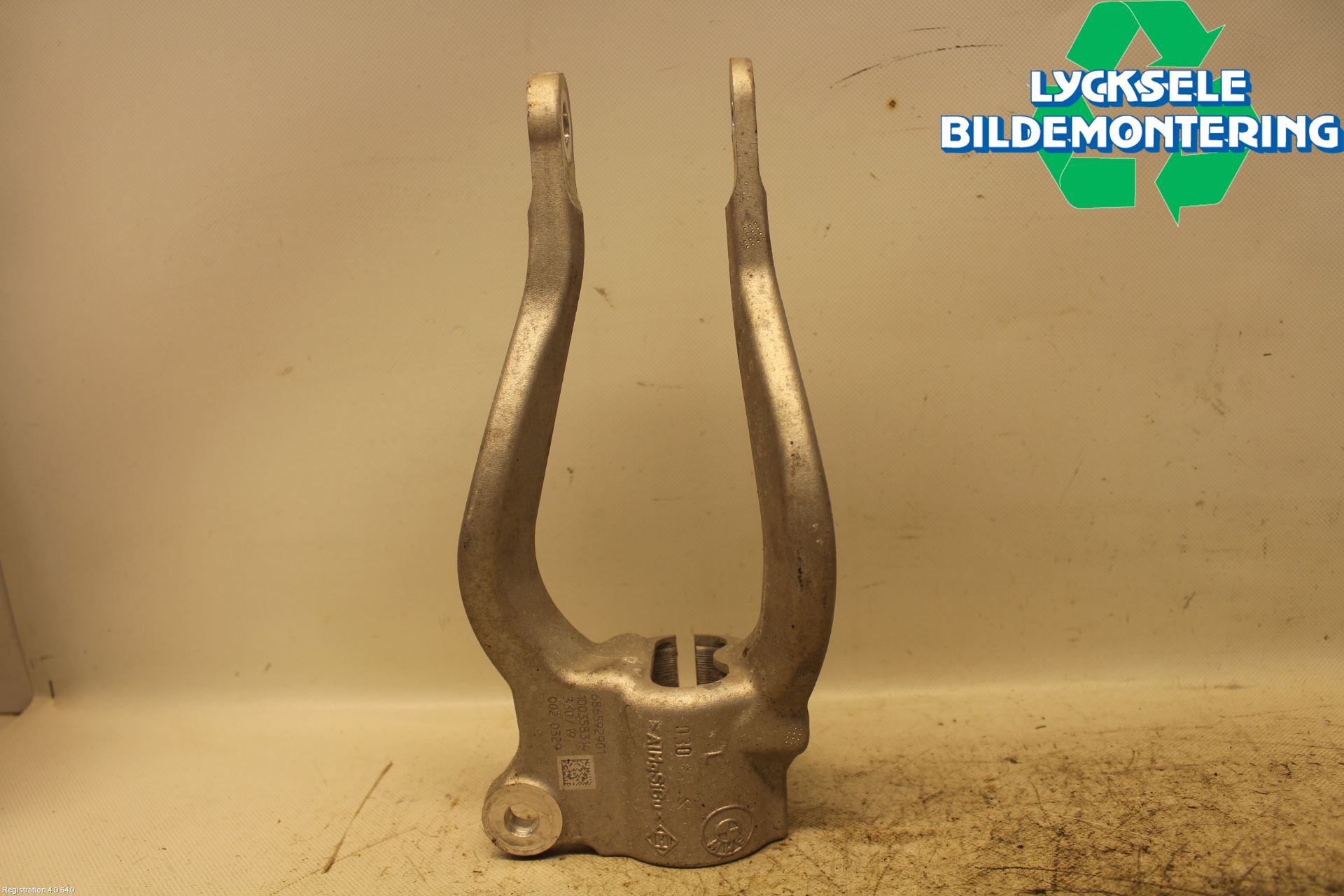 BMW 5 G30/G31/F90 17-23 Fjäderben Fram Vänster