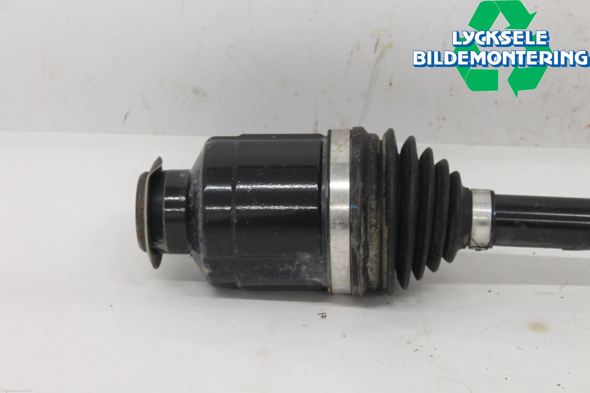Kia SPORTAGE (QL) 16-21 Drivaxel Fram Höger